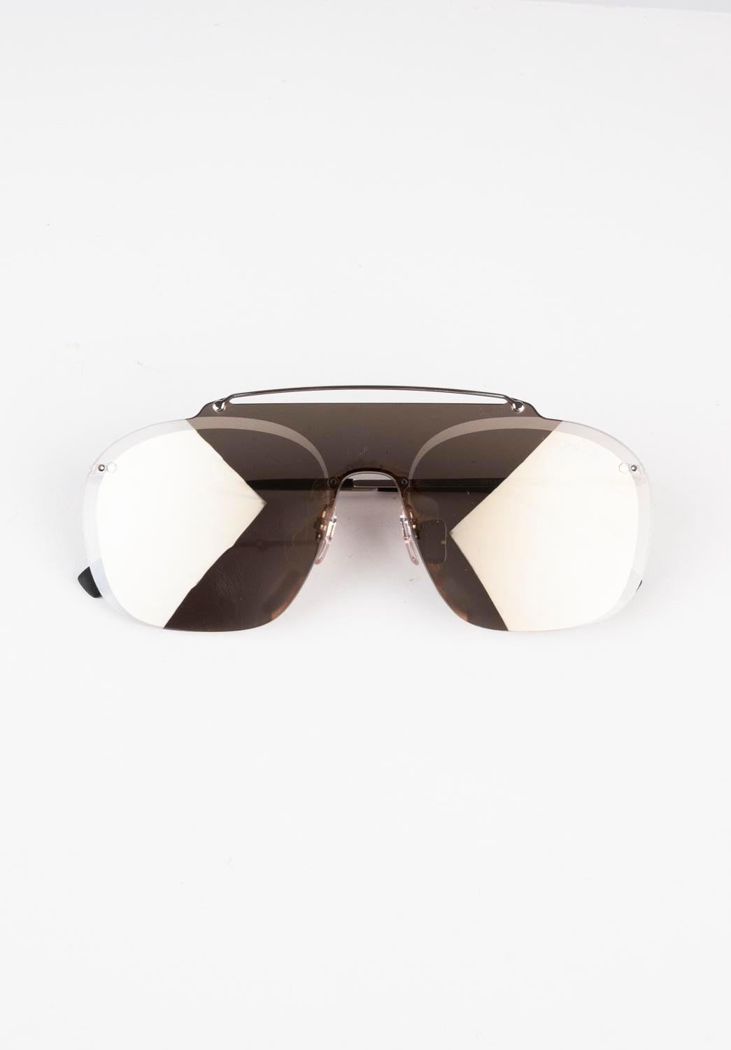 Prada SPS-51TMen Sunglasses Mirror One Size, S788 In Excellent Condition In Kaunas, LT