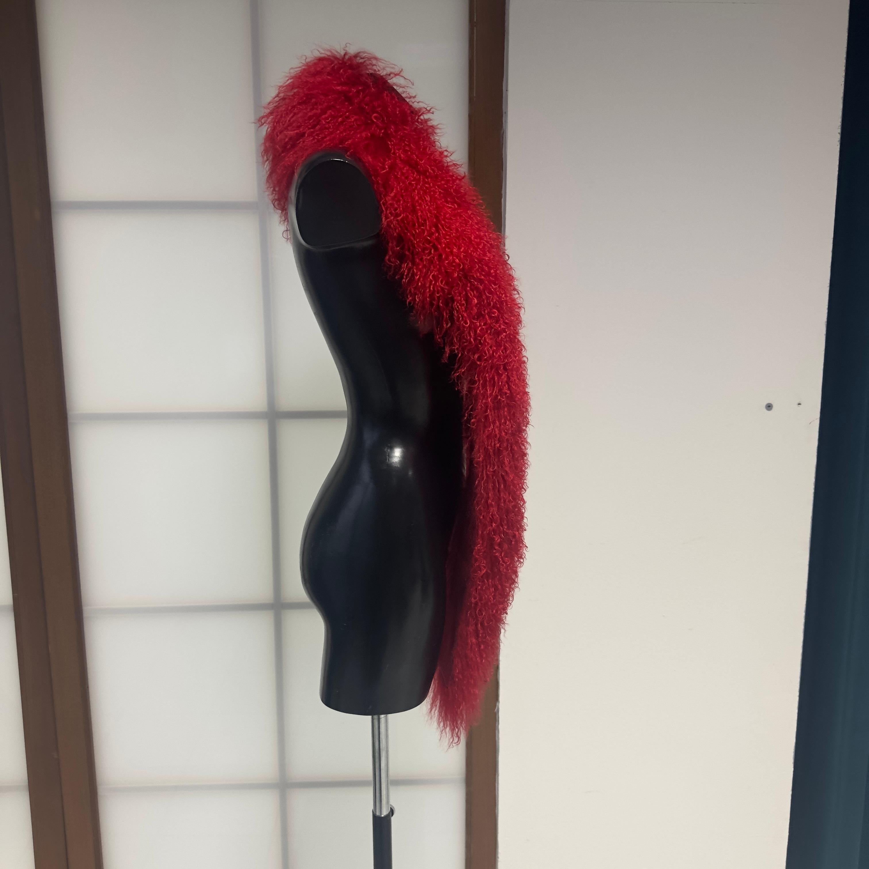 Prada Stola in Mongolian Lamb Rossa Vibrante, Collezione 2014, Made in Italy in vendita 1