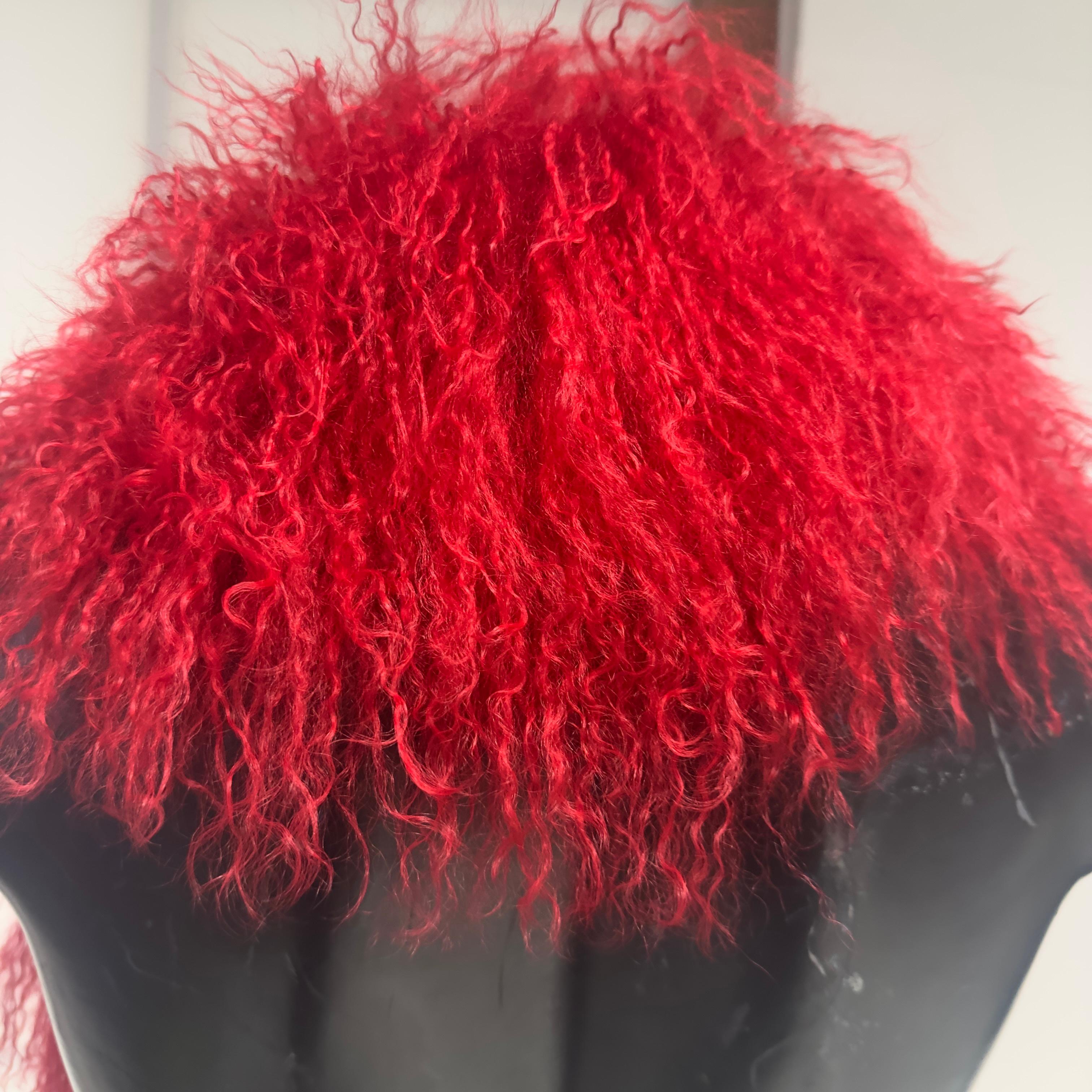 Prada Stola in Mongolian Lamb Rossa Vibrante, Collezione 2014, Made in Italy in vendita 3