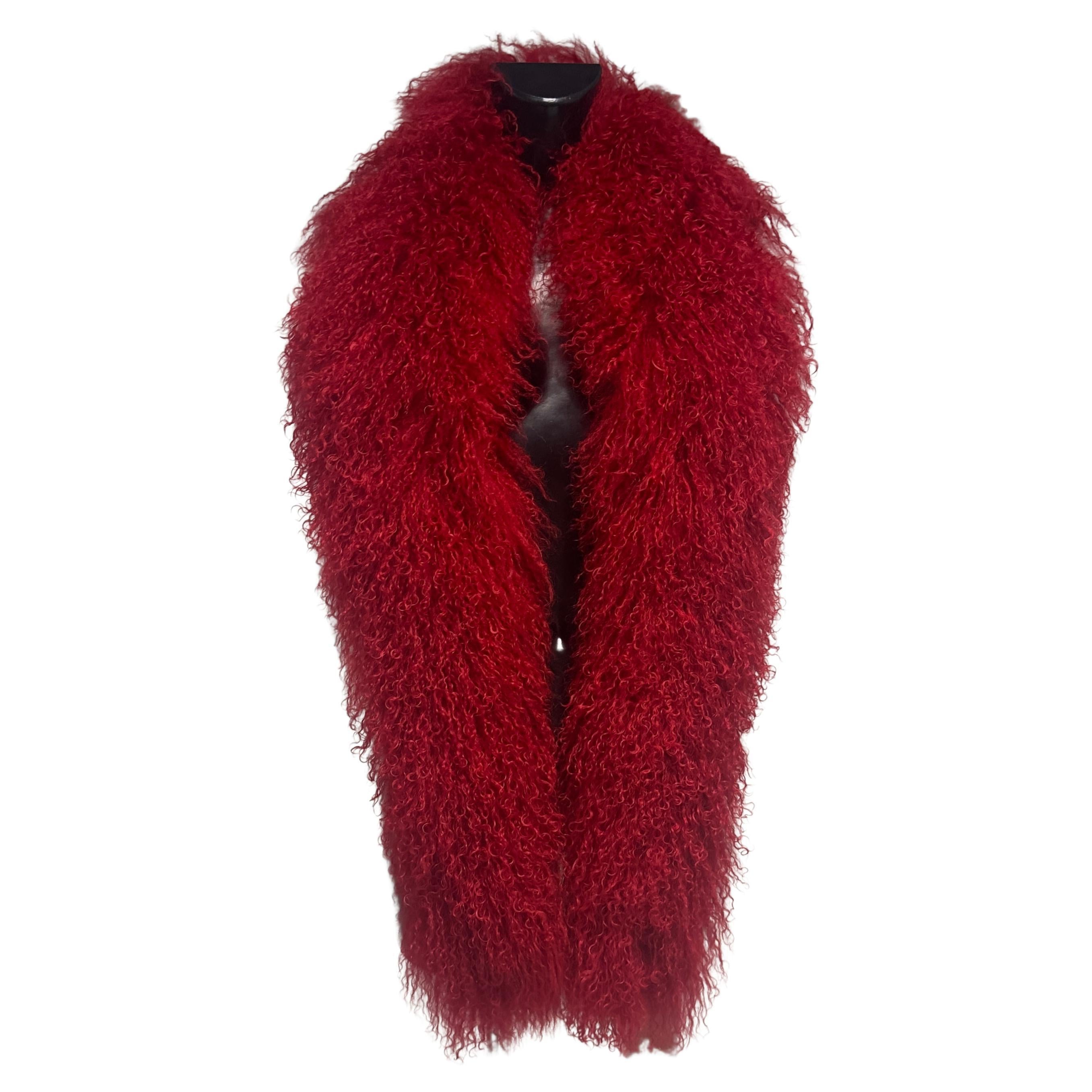 Prada Stola in Mongolian Lamb Rossa Vibrante, Collezione 2014, Made in Italy