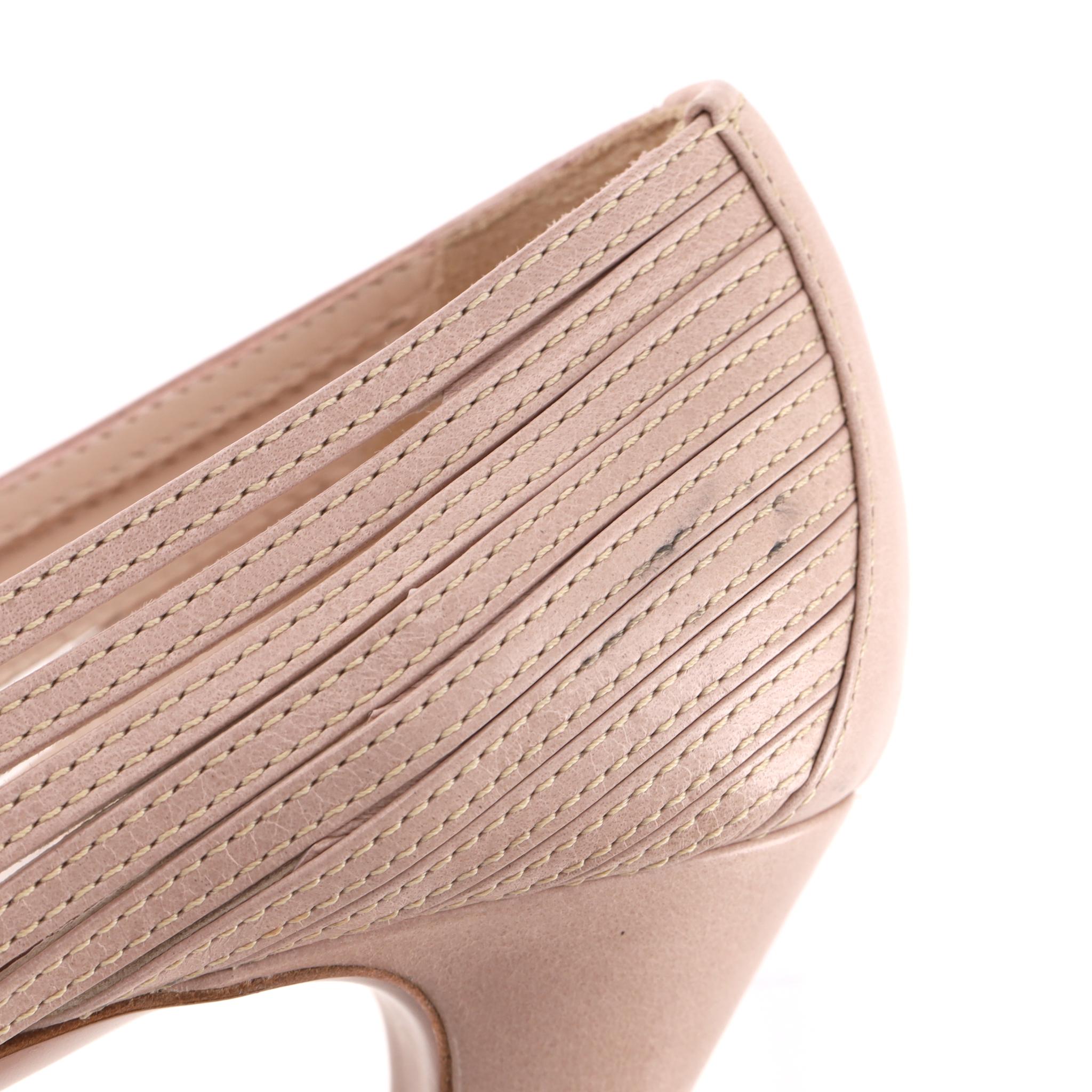 Prada - Escarpins à bouts pointus en cuir avec lanières en vente 4