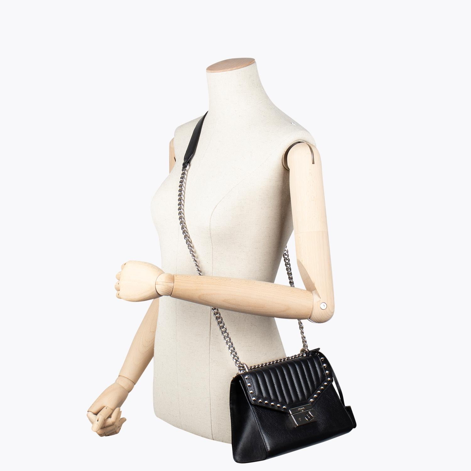 Prada Studded Chain Crossbody Bag In Excellent Condition For Sale In Sundbyberg, SE