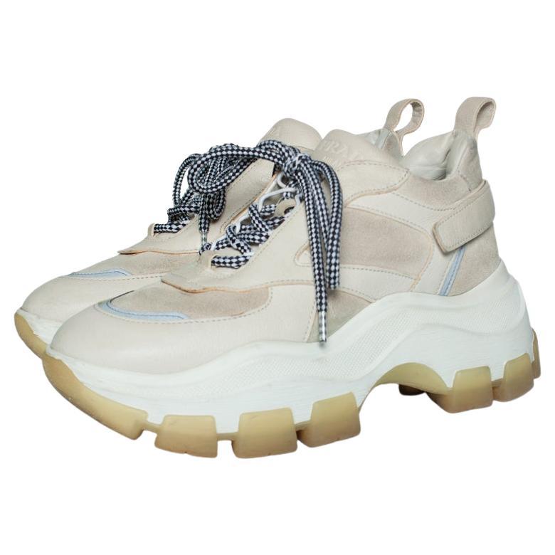 Prada, baskets chunky en daim en vente