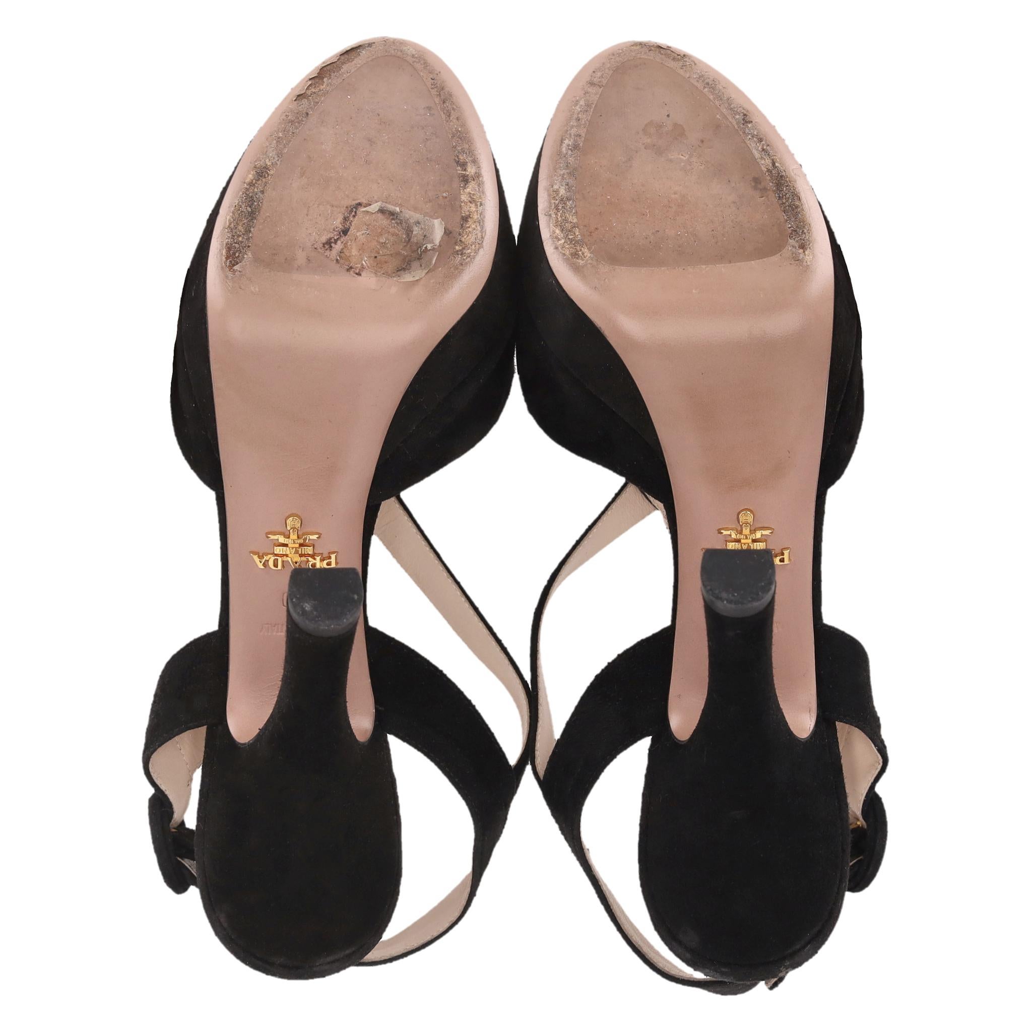 Sandales à plateforme en daim de Prada en vente 1