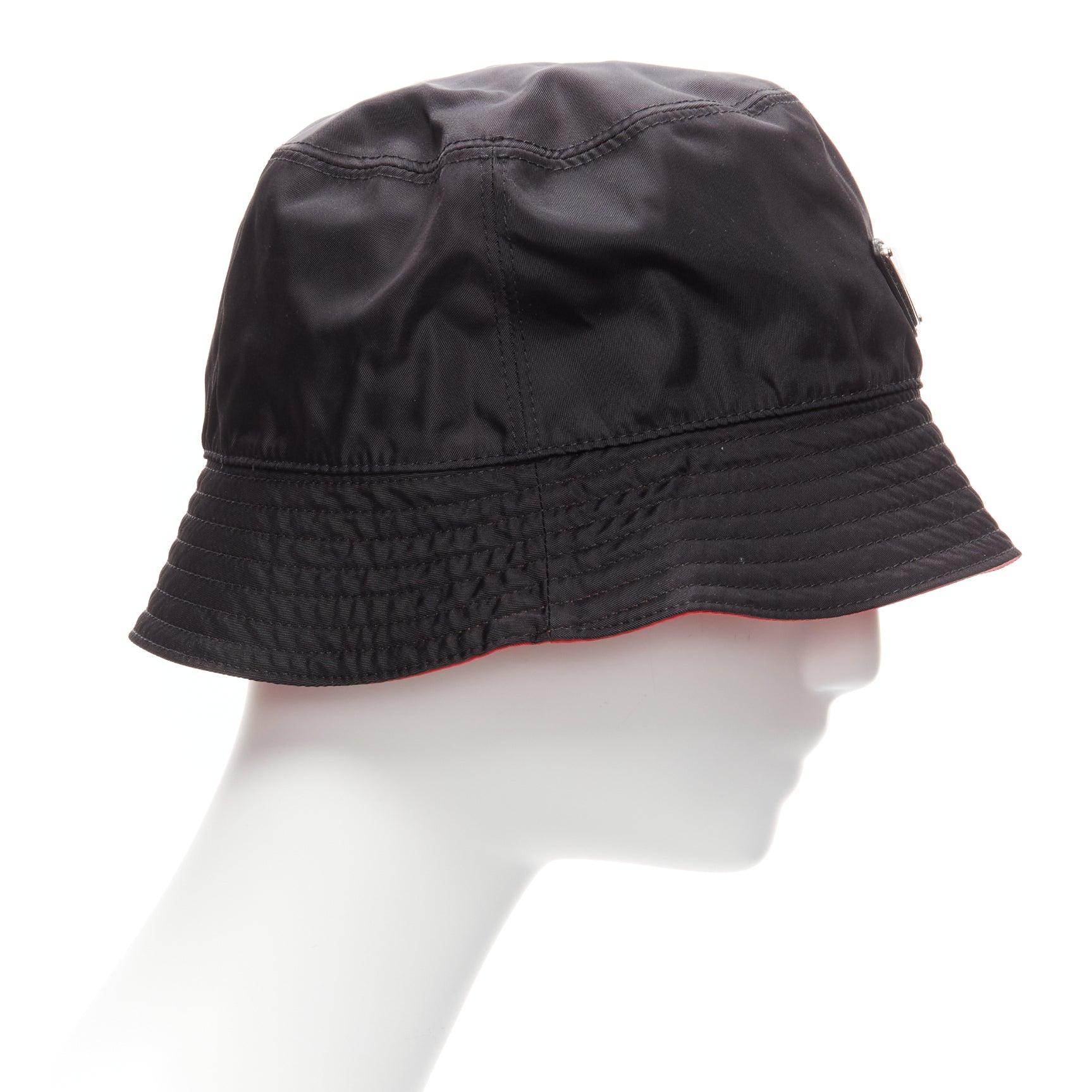 PRADA Symbole black metal triangle logo red inside nylon bucket hat M In Excellent Condition For Sale In Hong Kong, NT