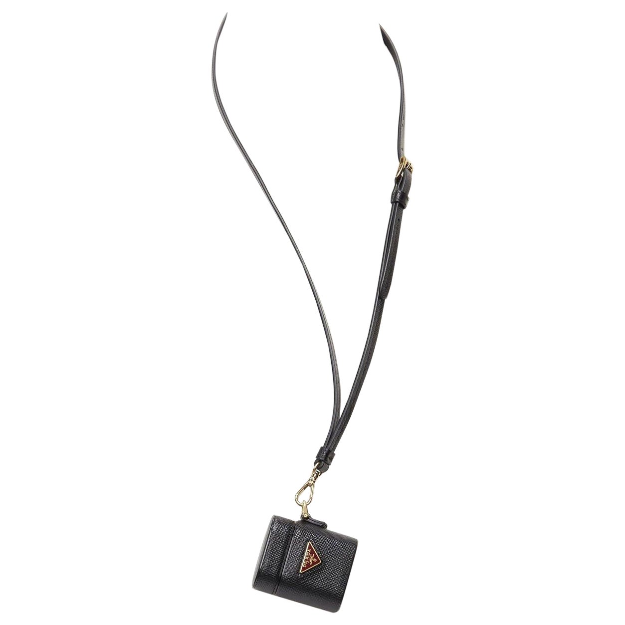 PRADA Symbole Triángulo logo piel saffiano AirPods bolsa cordón negro rojo
