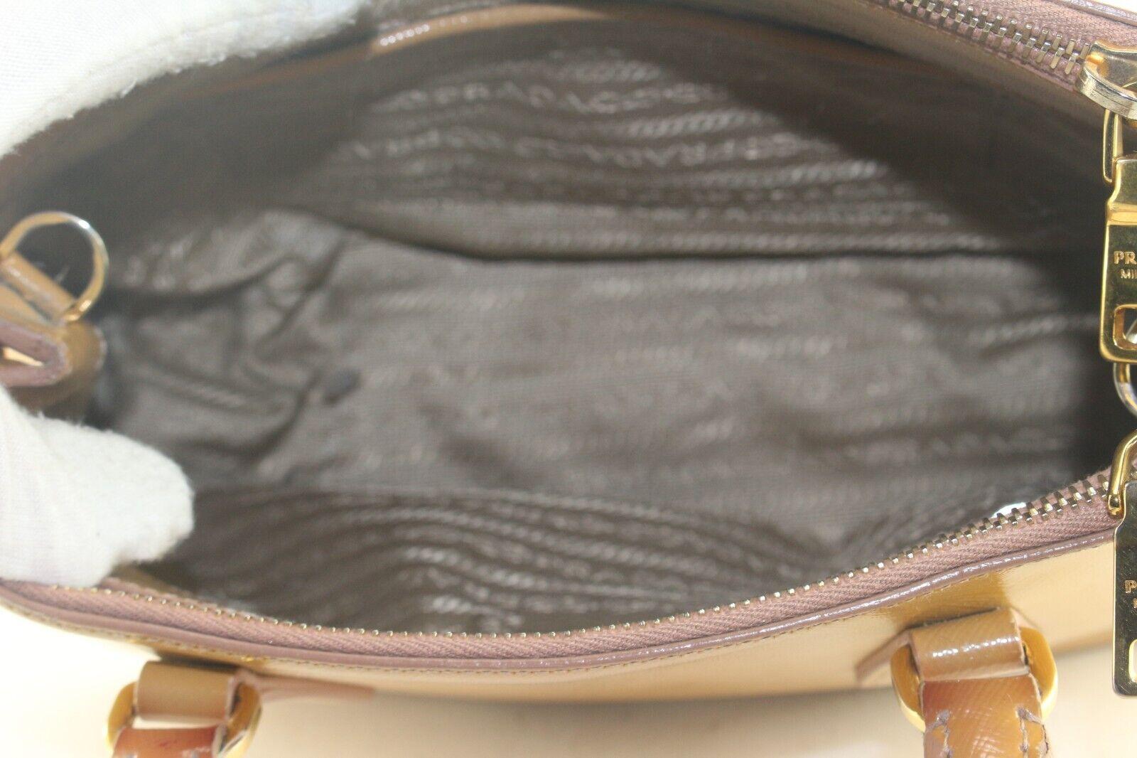 Prada Tan Brown Leather Saffiano Luxe Tote 2way with Strap 3PR831K en vente 5
