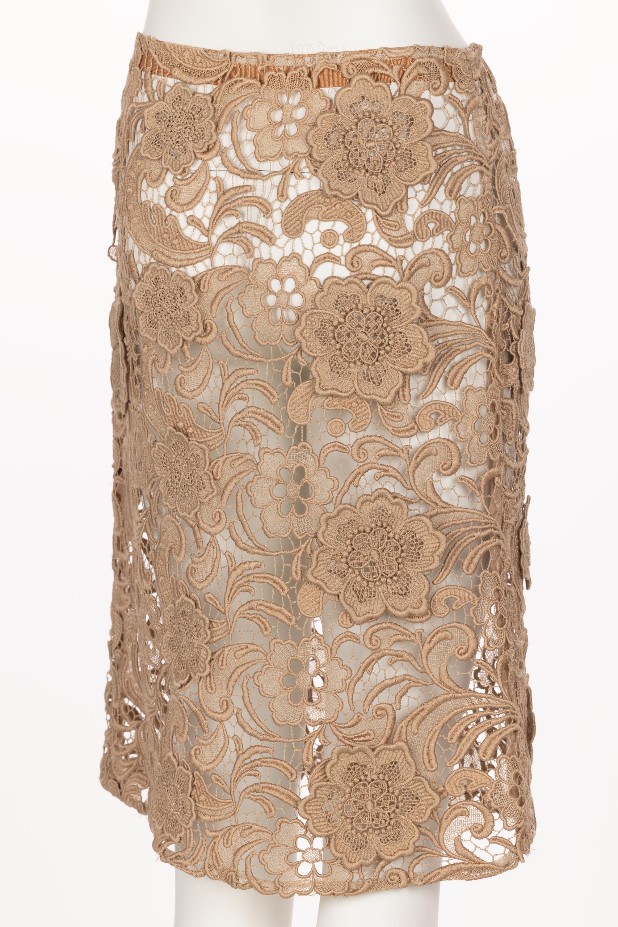 Prada Tan Lace Skirt Fall 2008 Runway Excellent état - En vente à Boca Raton, FL