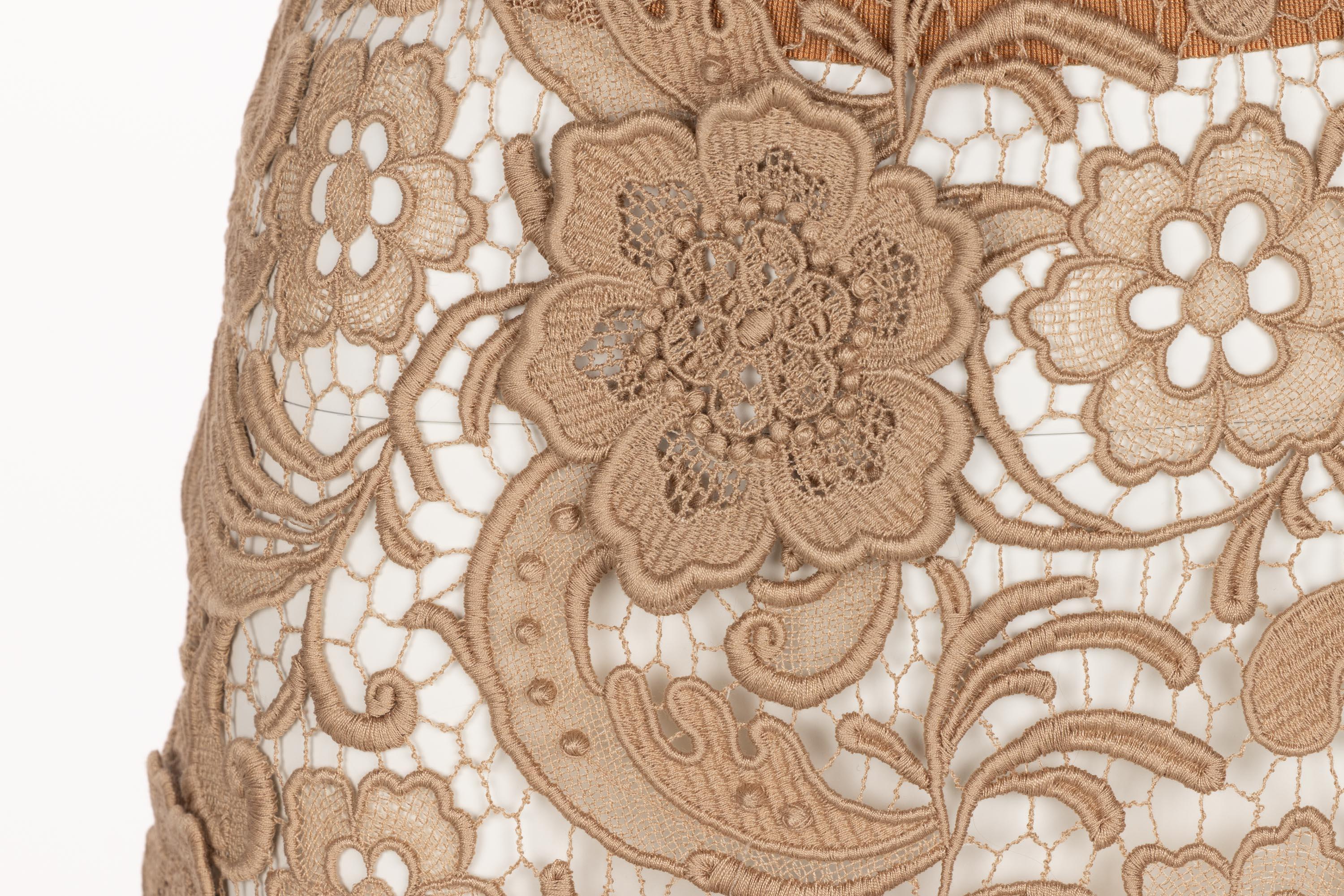 Prada Tan Lace Skirt Fall 2008 Runway en vente 1