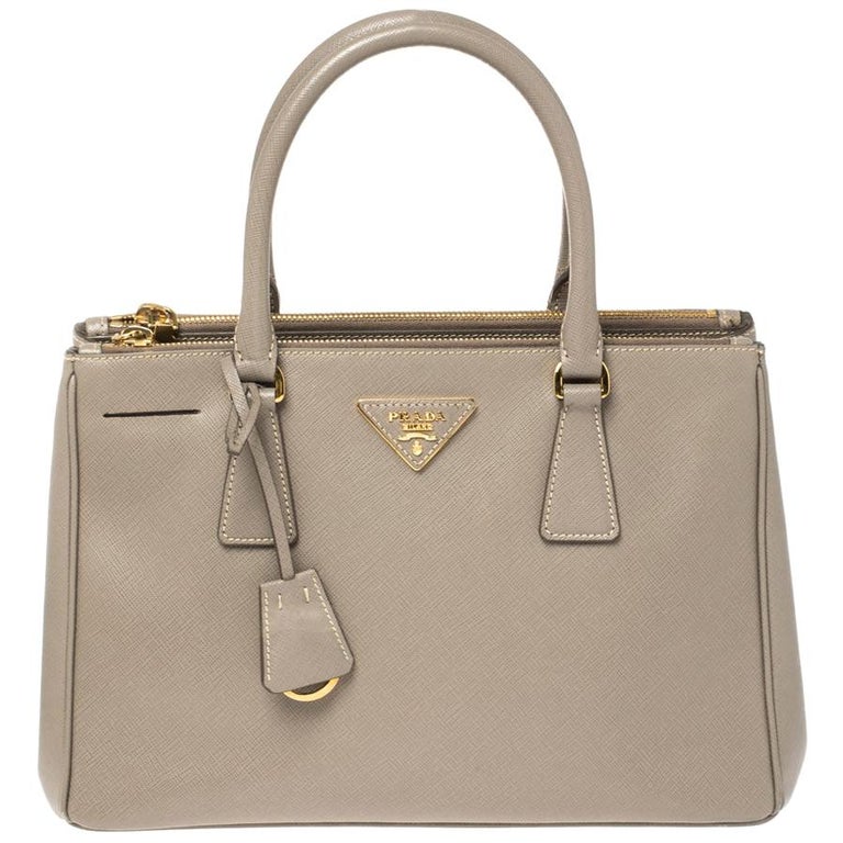 PRADA Prada Galleria small handbag in Saffiano Lux leather - Black