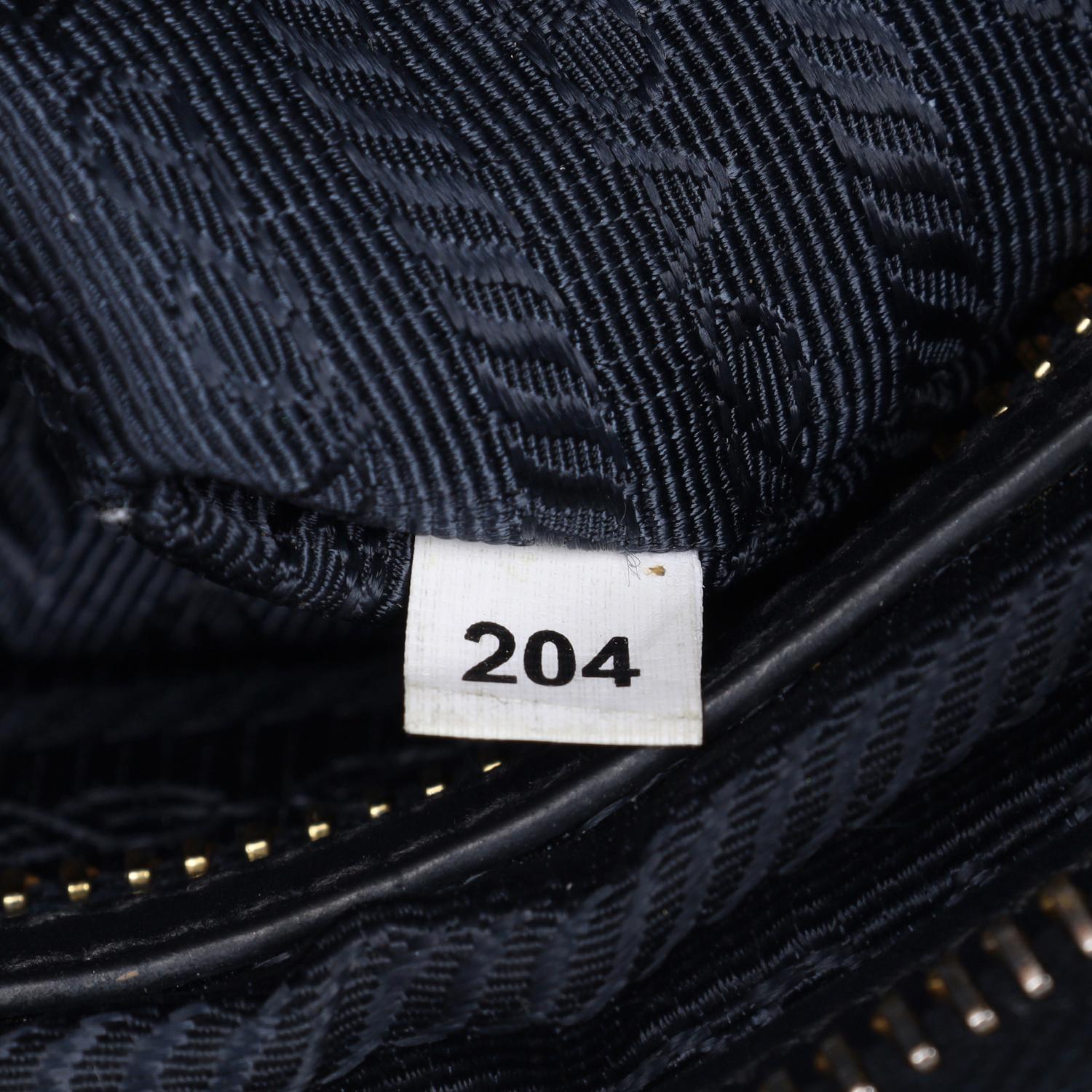 Prada Tessuto Nylon Blue Double Zip Calf Leather Crossbody Bag en vente 3