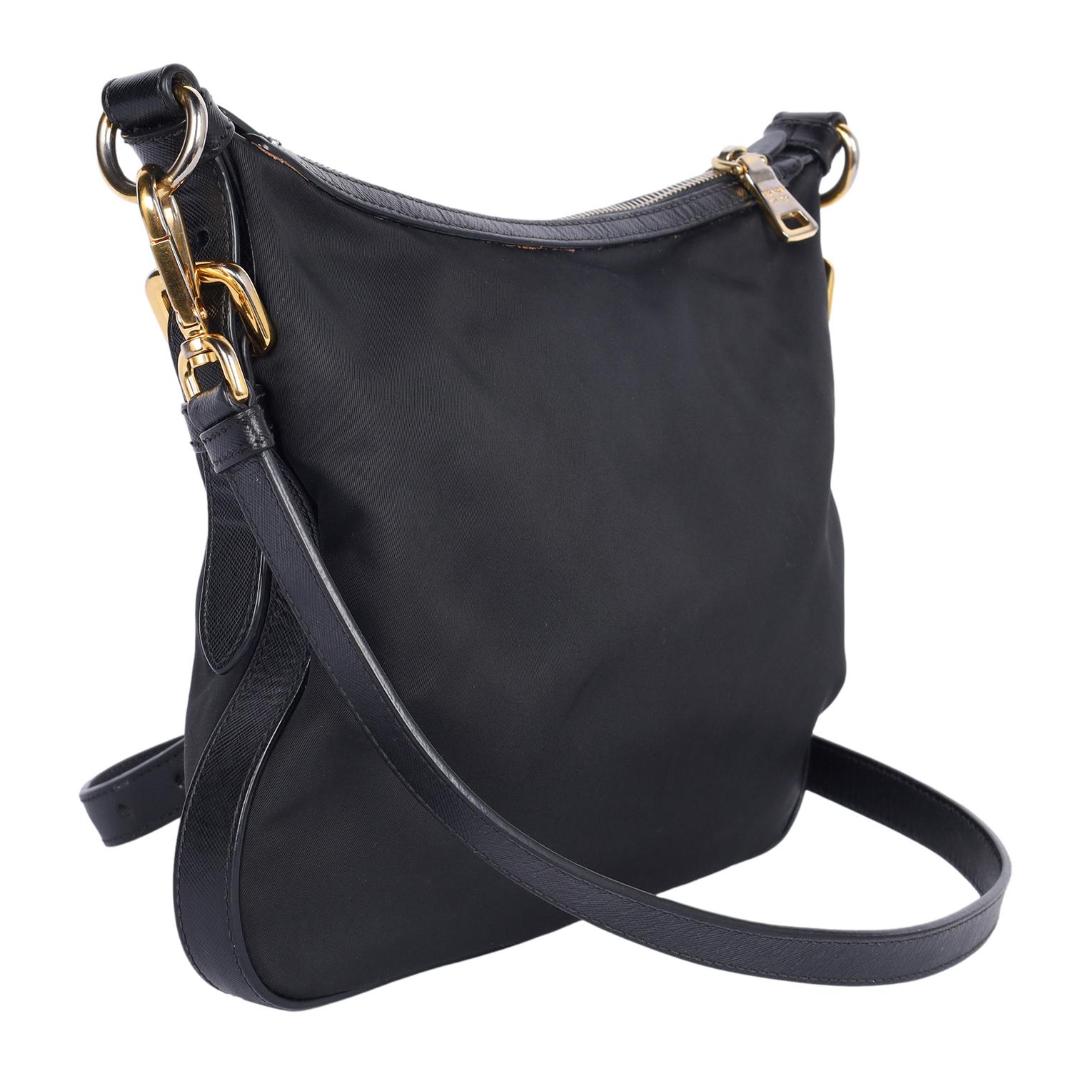 PRADA Borsa a tracolla in nylon Tessuto Nero in vendita 3