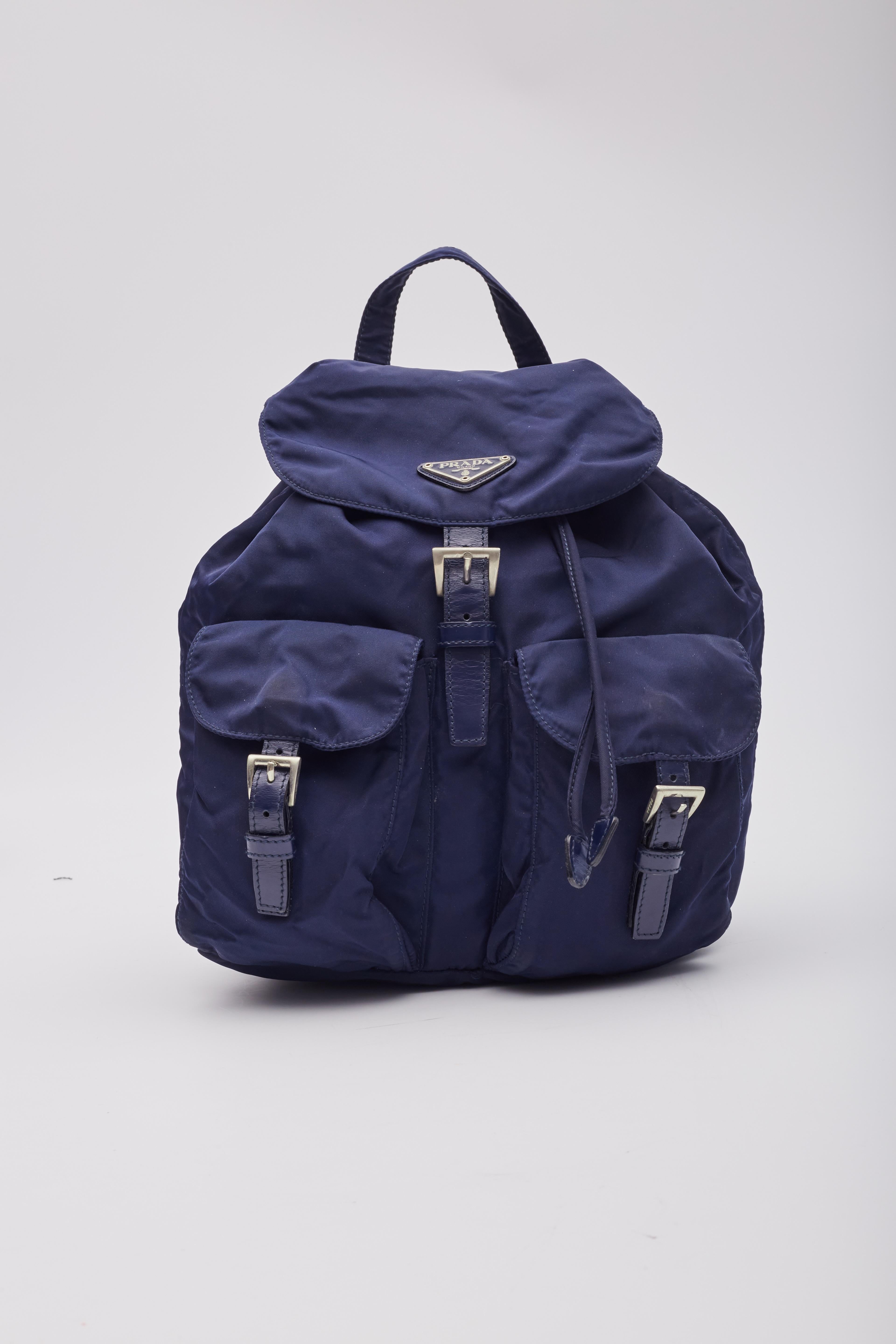 Noir Sac à dos Prada Tessuto Vela en nylon bleu marine en vente