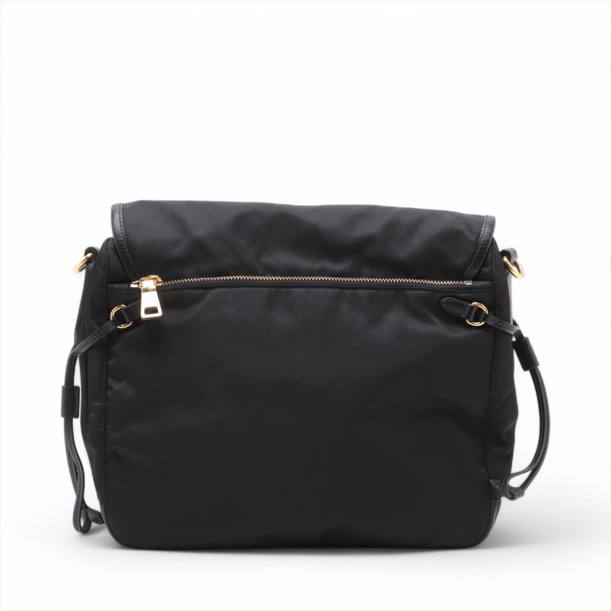 Prada Tessuto Saffiano Nylon Leather Messenger Bag Black In Good Condition For Sale In Humacao, PR
