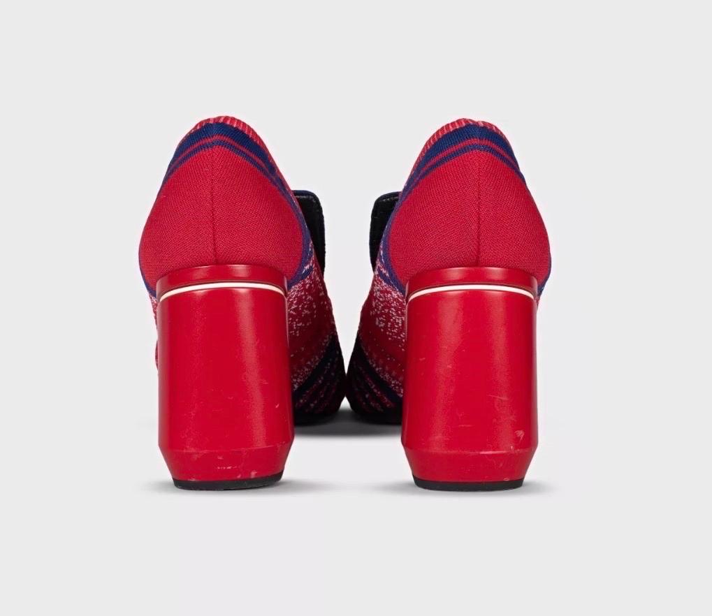 Women's or Men's Prada Textured Fabric Square-Toe Heels - Size 40 For Sale