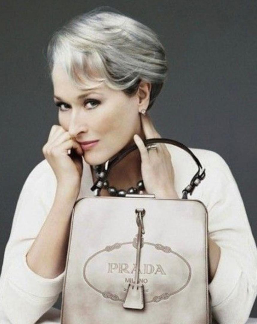 Iconic Prada Spazzolato leather Bag color black, silver hardware. Same model (black color version) seen on 'The Devil Wears Prada' movie and promo photoshoot.

Condition:
Good, to note: some scratches, please check the pictures.

Measurements:
30cm