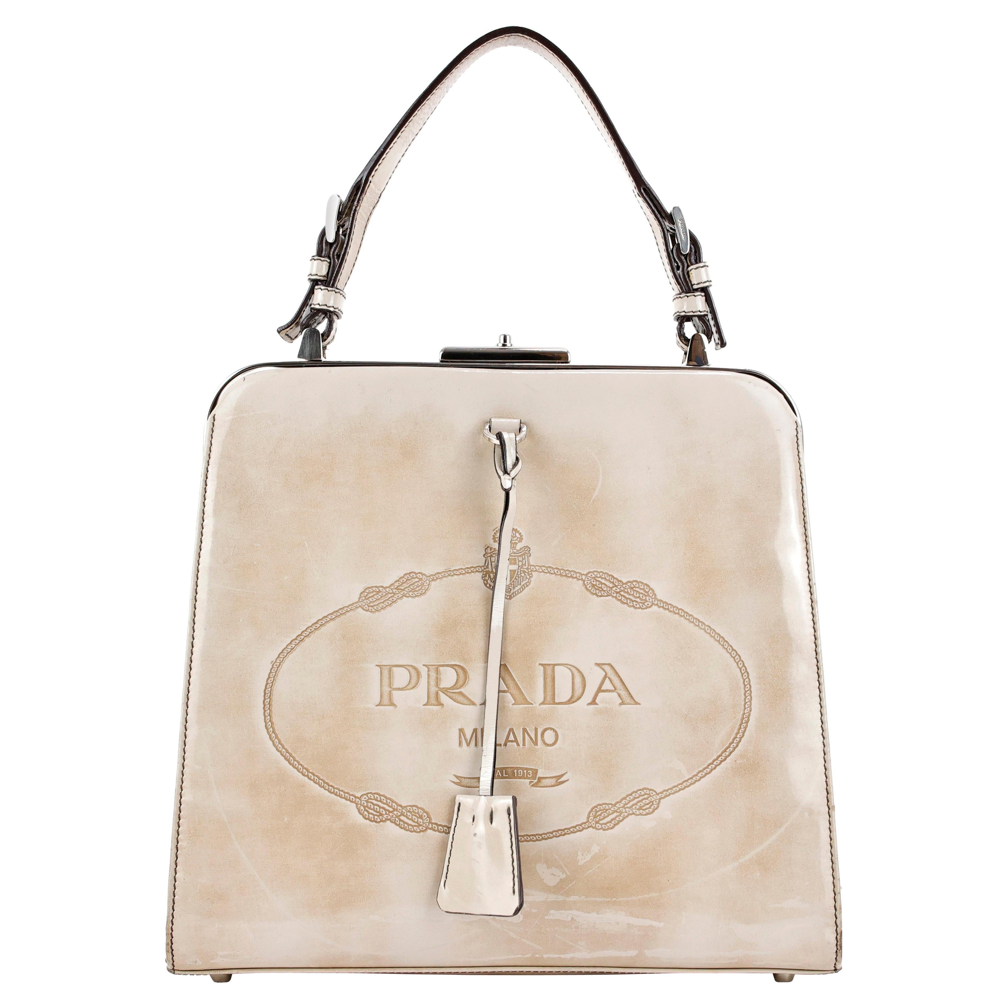 Borsa Prada Spazzolato vista su Miranda Priestly ne Il diavolo veste Prada