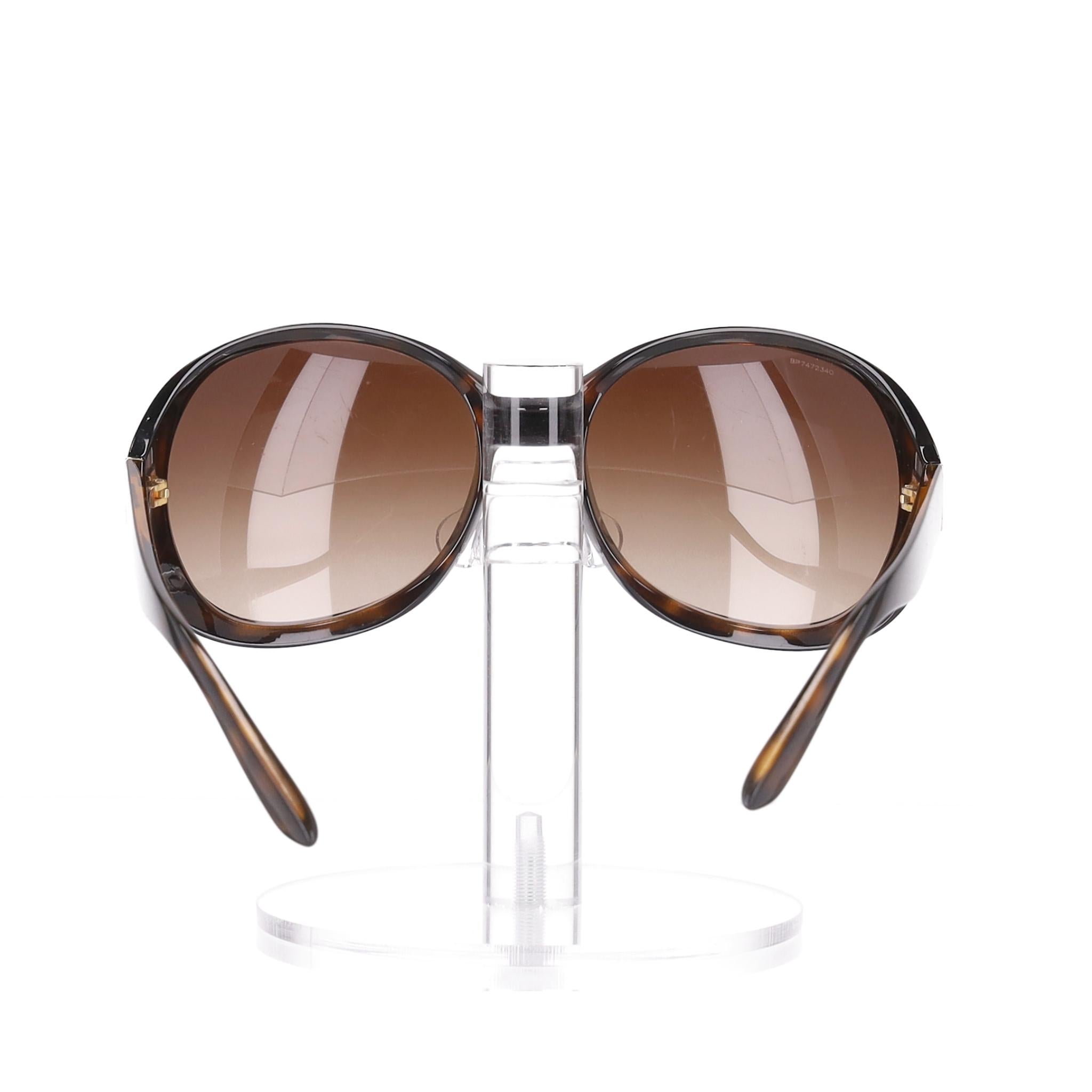 Marron Lunettes de soleil papillon en écaille de Prada en vente