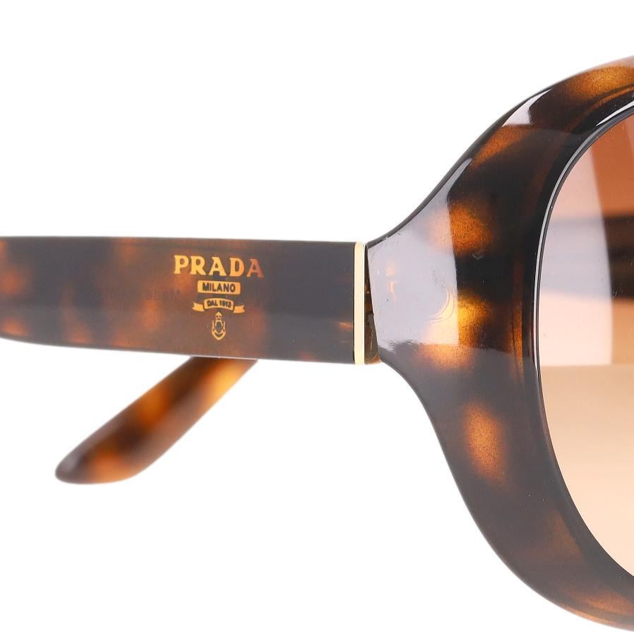 Lunettes de soleil papillon en écaille de Prada Excellent état - En vente à London, GB