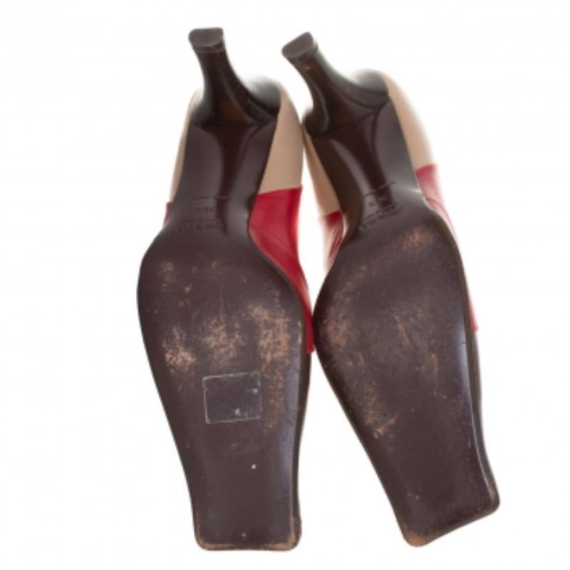 Beautifully blending fashion and comfort, these pumps from Prada are one of a kind! They are crafted from tricolor leather and styled with square toes. They are complete with comfortable leather-lined insoles and 7.5 cm heels.