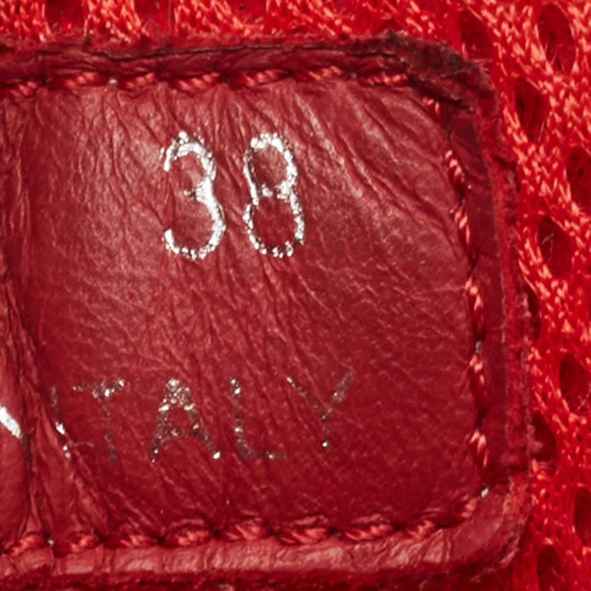 Baskets basses Prada tricolores en maille et cuir, taille 38 en vente 3