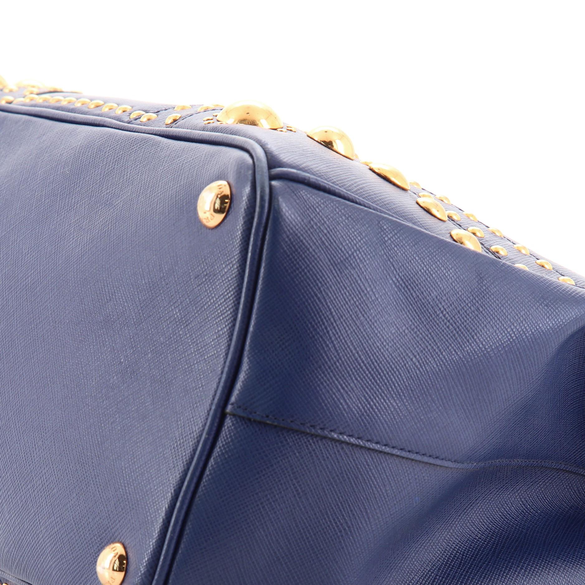 Prada Turnlock Tragetasche mit doppeltem Reißverschluss und Nieten aus Saffianoleder Medium 1