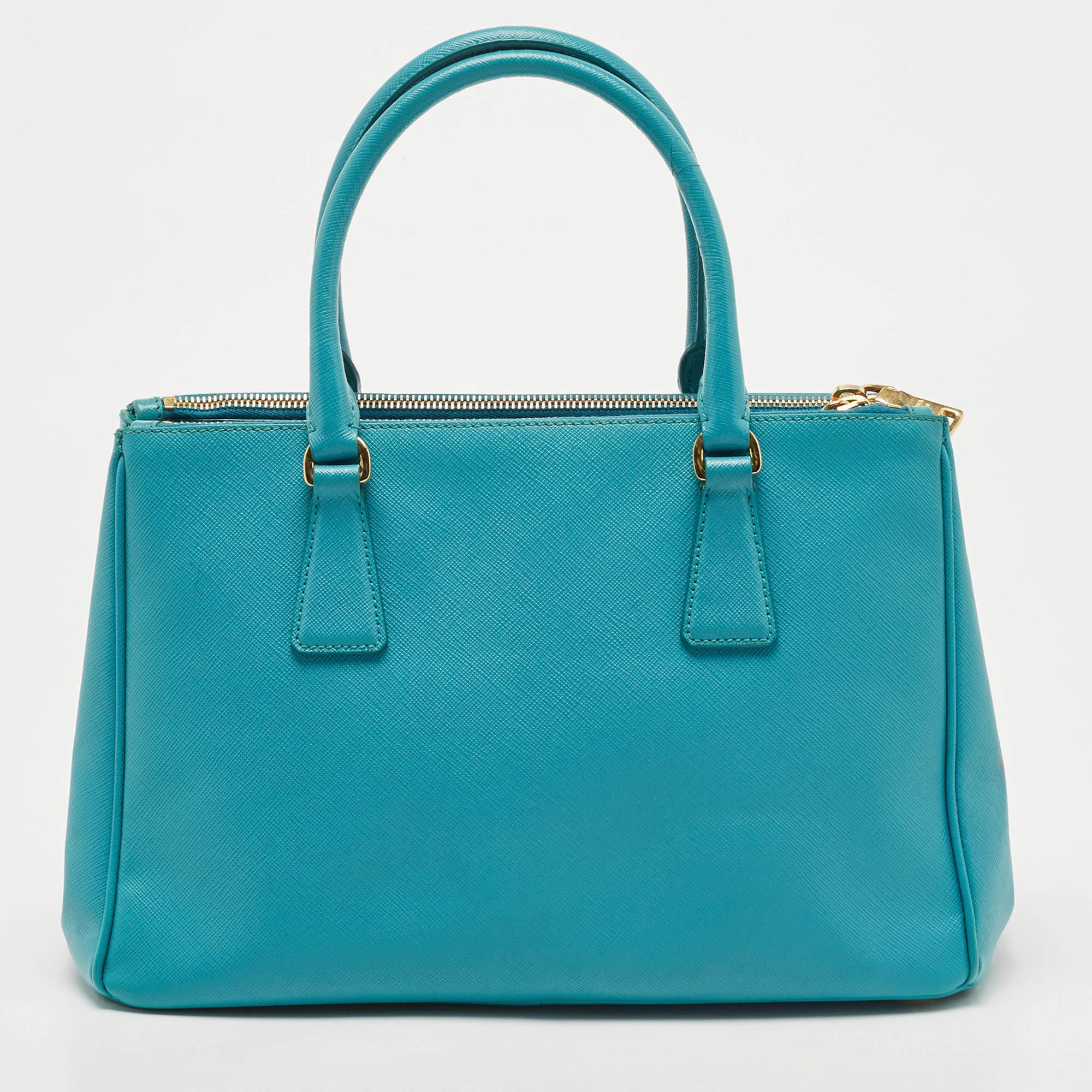 This alluring tote bag for women has been designed to assist you on any day. Convenient to carry and fashionably designed, the tote is cut with skill and sewn into a great shape. It is well-equipped to be a reliable accessory.

Includes: Original