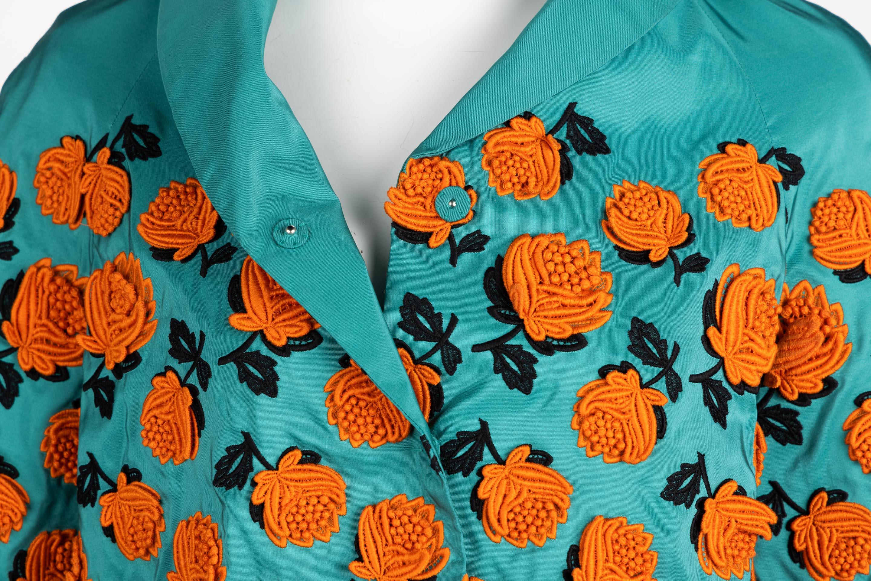 Veste Prada turquoise en taffetas de soie avec appliques florales, printemps 2012 en vente 2
