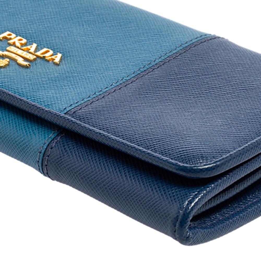 Prada Two Tone Blue Saffiano Lux Leather Flap Continental Wallet In Good Condition In Dubai, Al Qouz 2