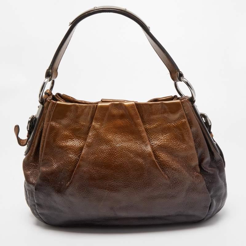 This designer bag for women is super classy and functional, perfect for everyday use. We like the simple details and its high-quality finish.

