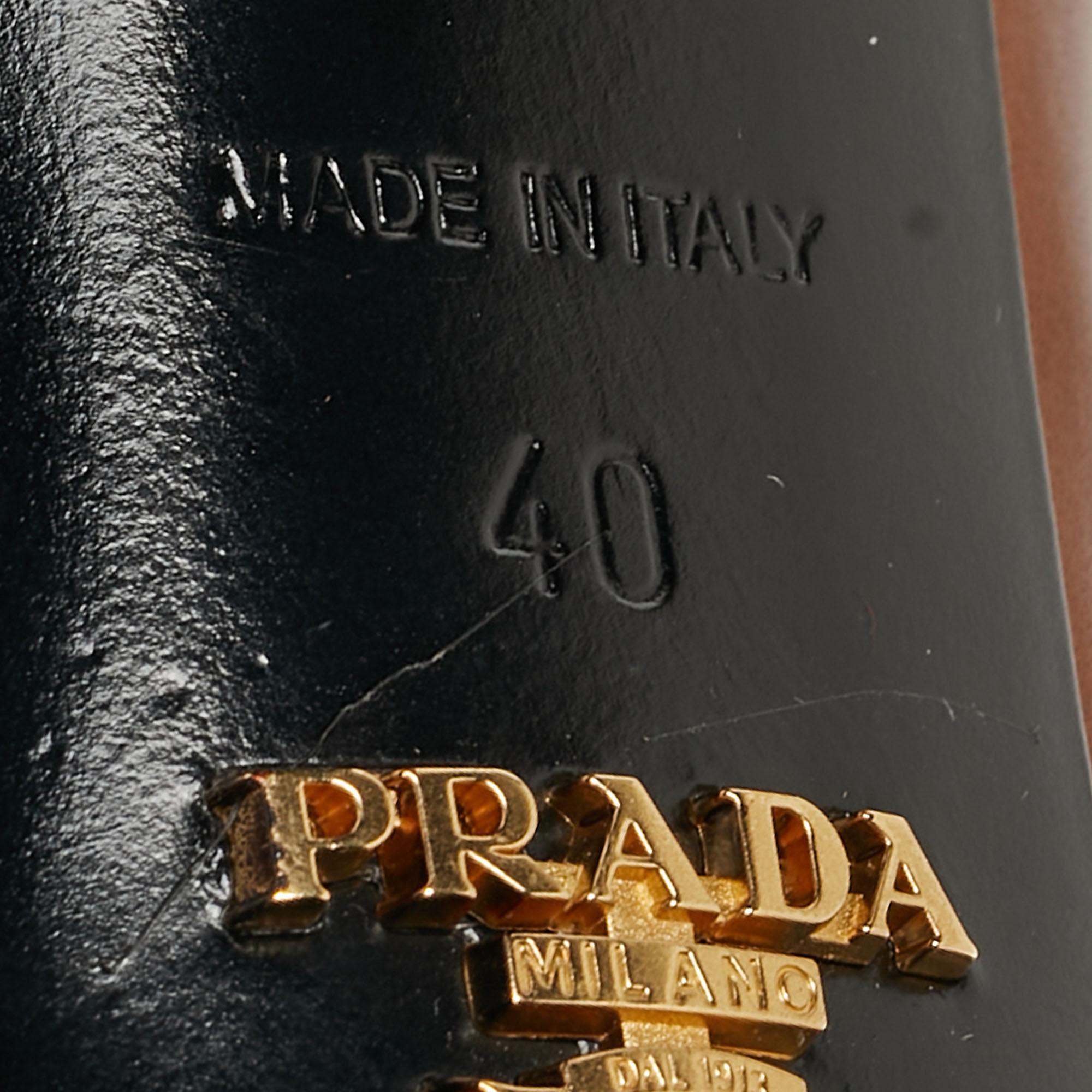 Prada Two Tone Leather Platform Pumps Size 40 In New Condition For Sale In Dubai, Al Qouz 2