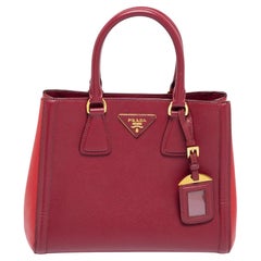 Prada Zweifarbige rote Saffiano Lux Leder Galleria Snap Tote