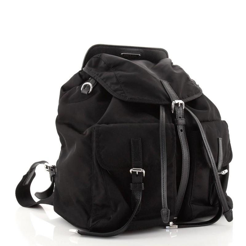 Prada Vela Double Front Pocket Rucksack Tessuto mit Saffiano Medium (Schwarz)