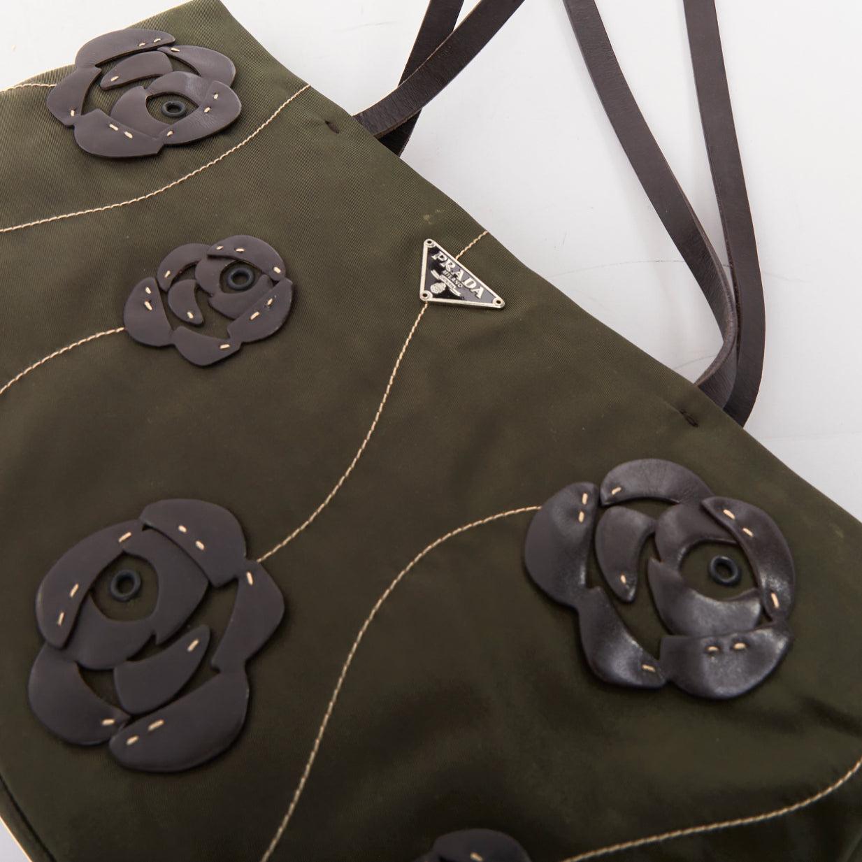 PRADA Vintage 1990s Flower navy green nylon brown floral applique shoulder bag im Angebot 2