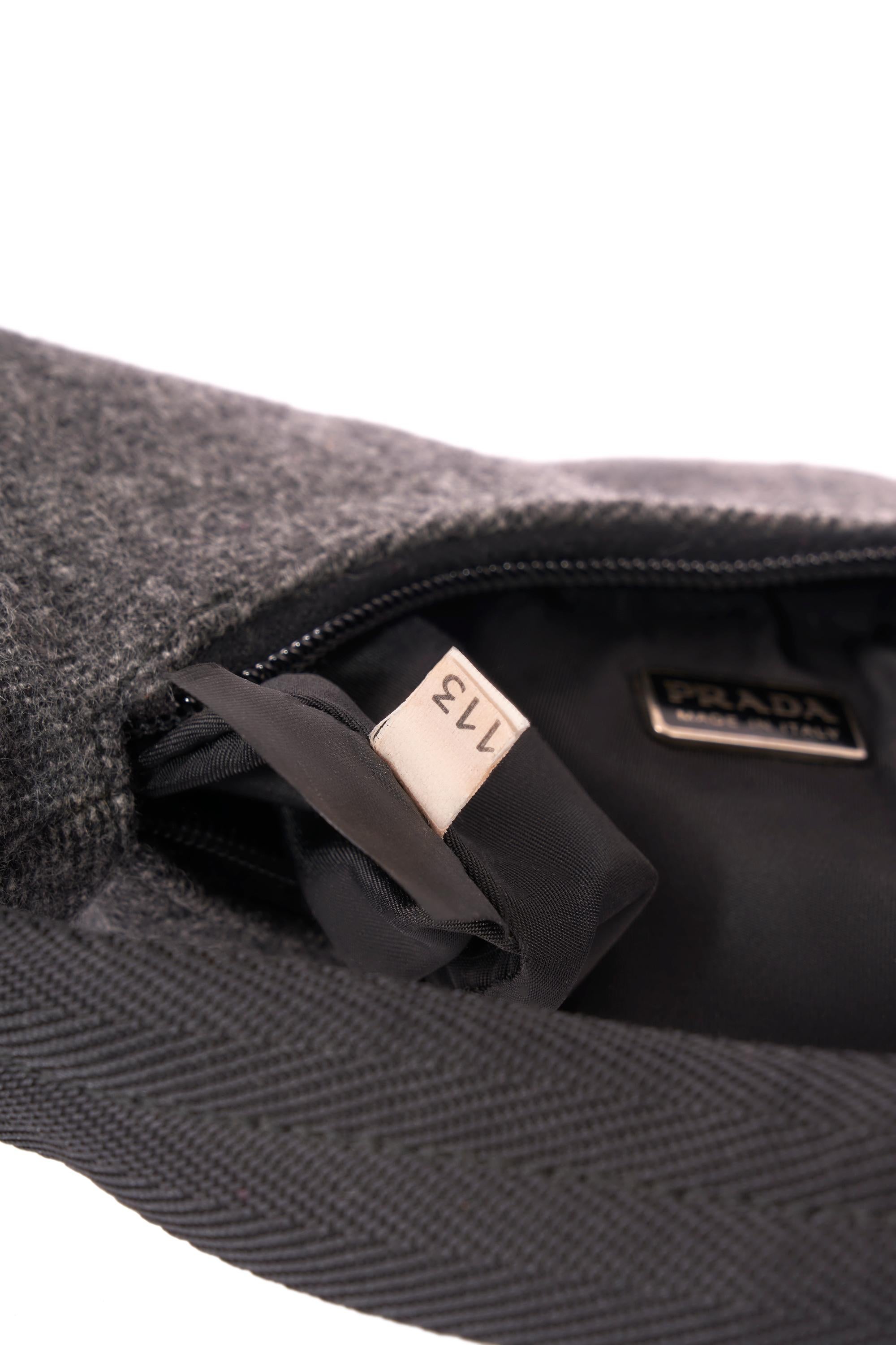 Prada Vintage 1999 Dark Grey Wool en vente 1