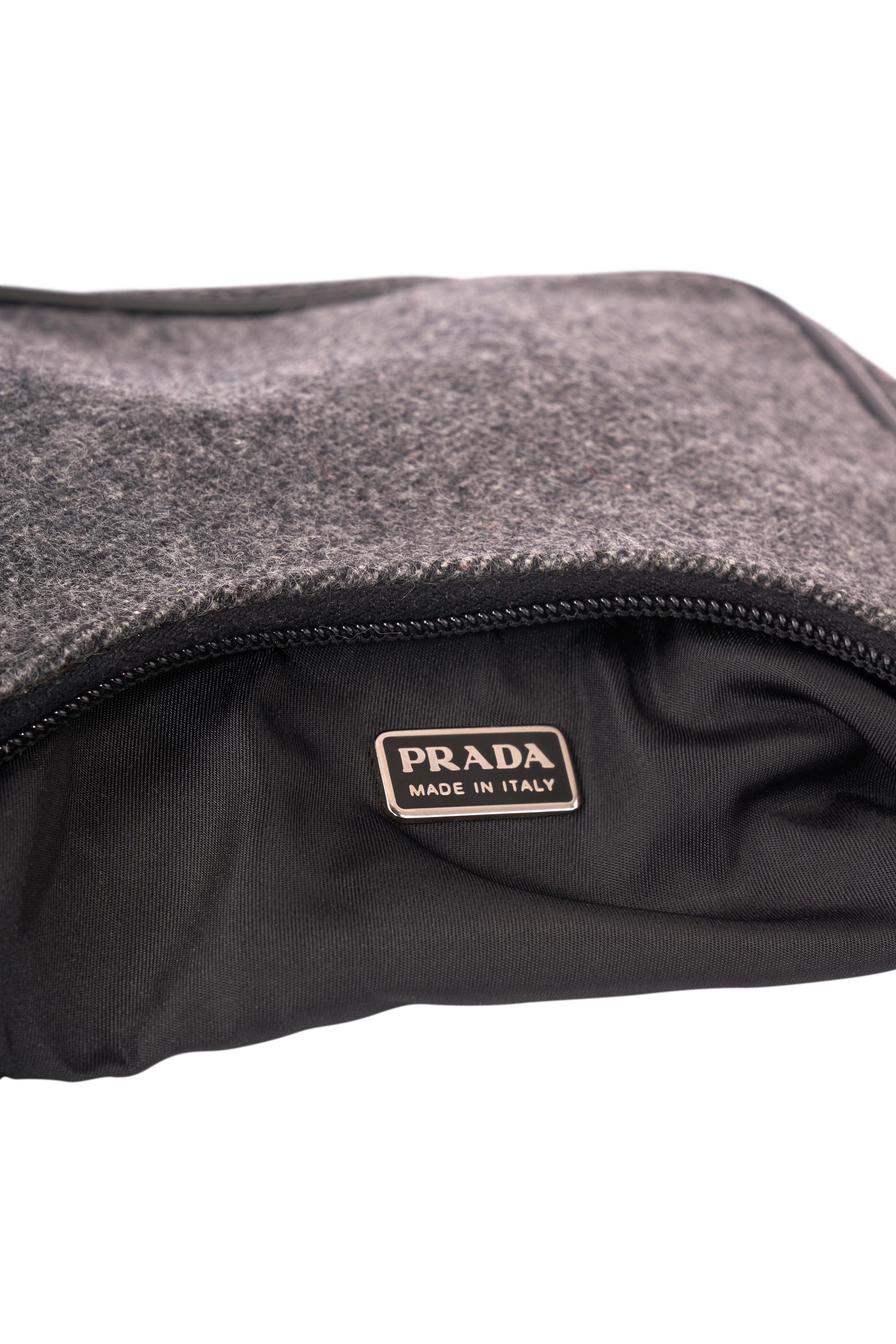 Prada Vintage 1999 Dark Grey Wool en vente 2