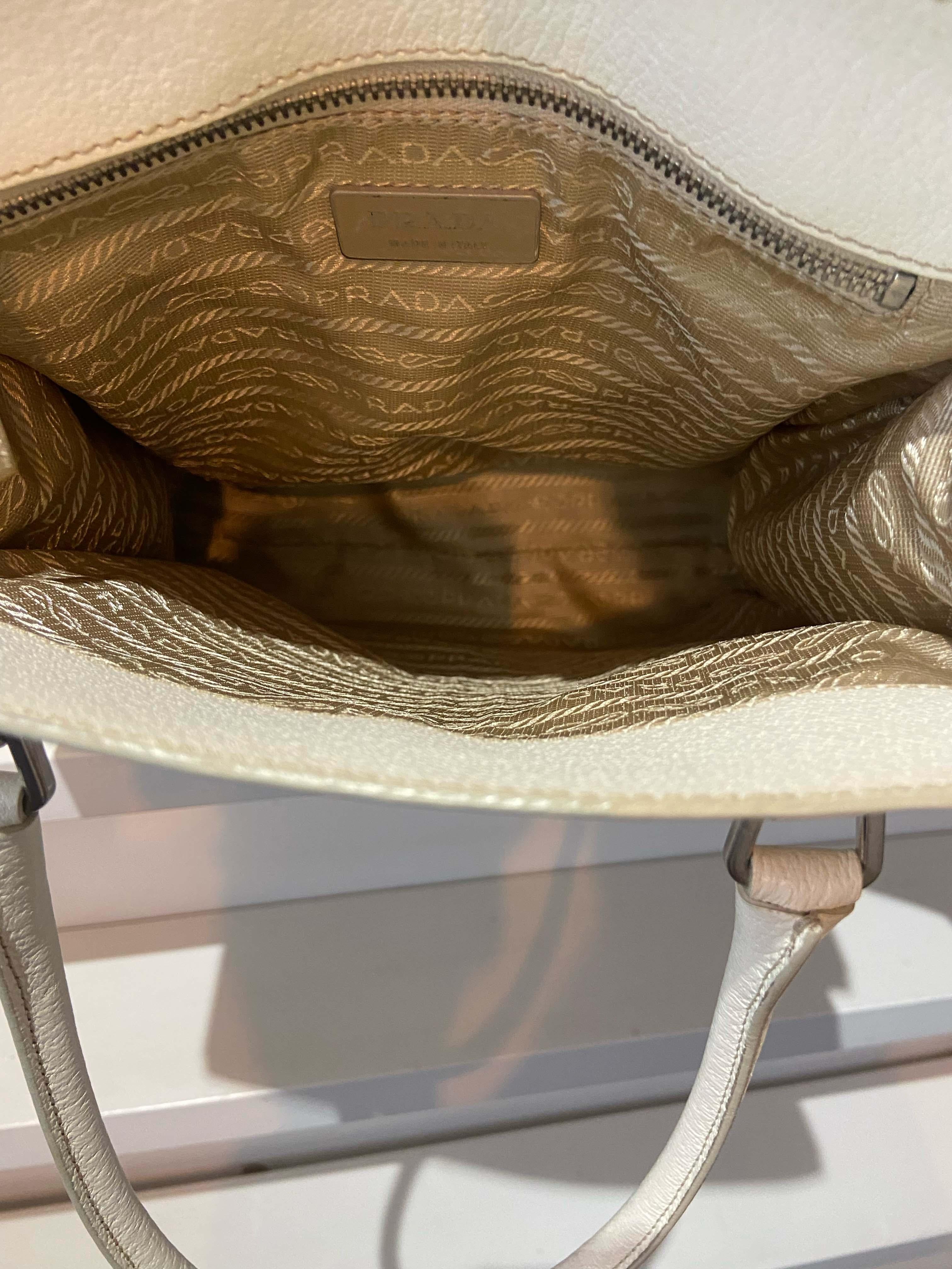 Prada Vintage 2000's White Leather Tote Bag In Excellent Condition For Sale In London, GB
