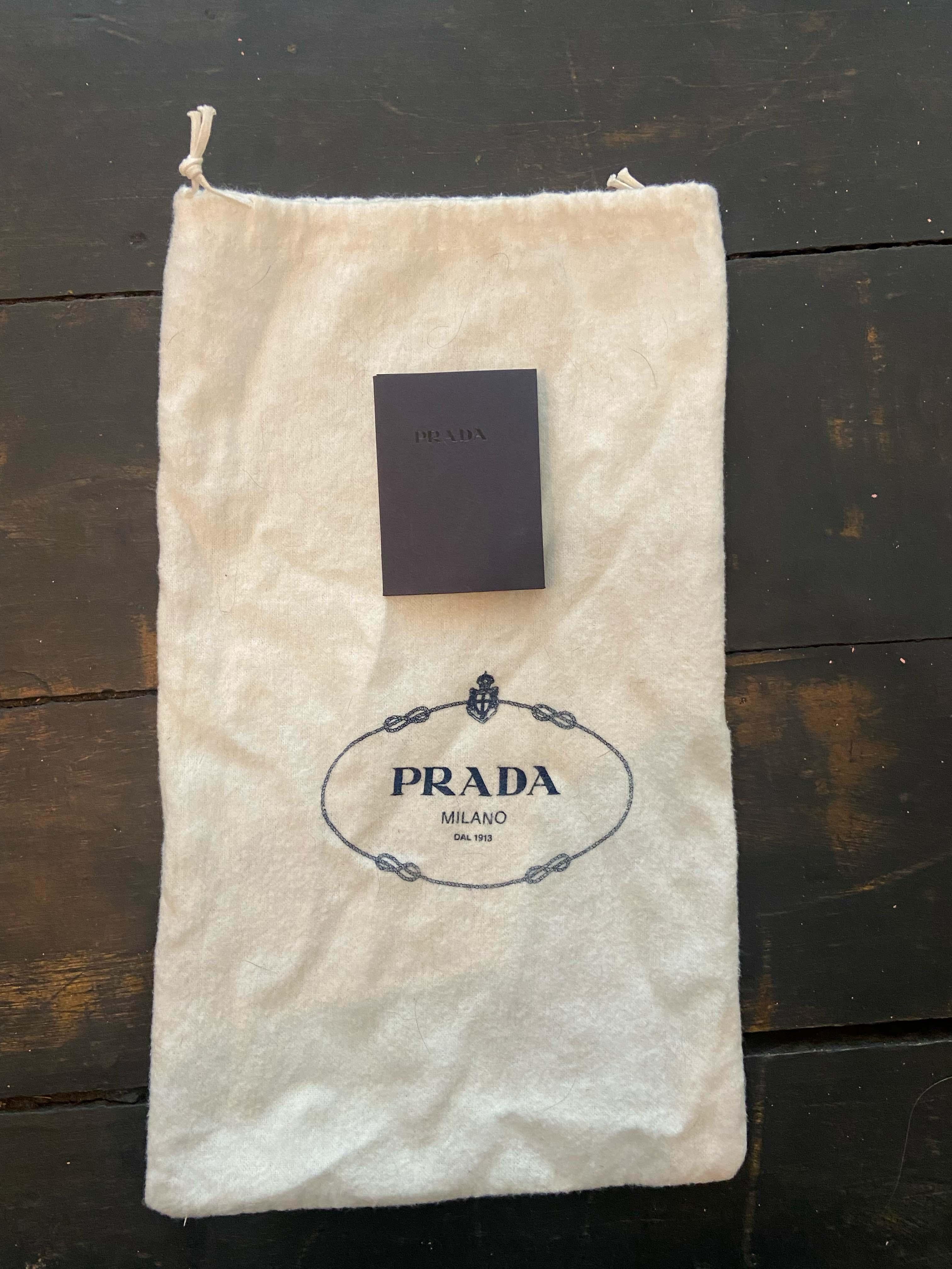 Prada Vintage 2000's White Leather Tote Bag For Sale 1