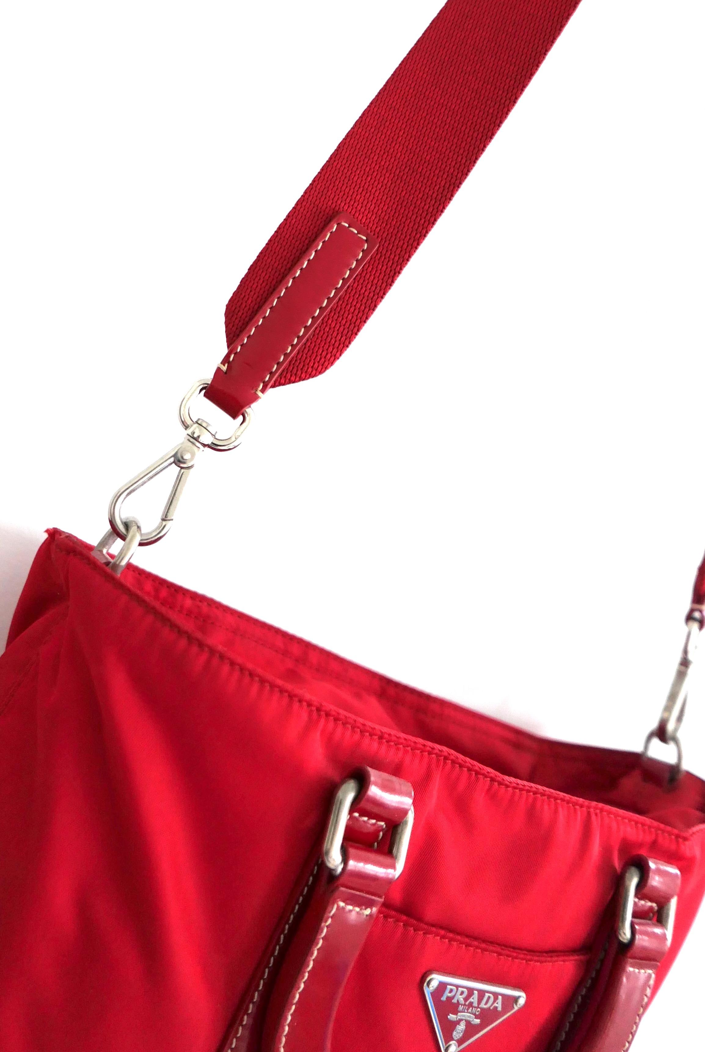 Prada Vintage 2004 Red Nylon Crossbody Bag In New Condition For Sale In London, GB