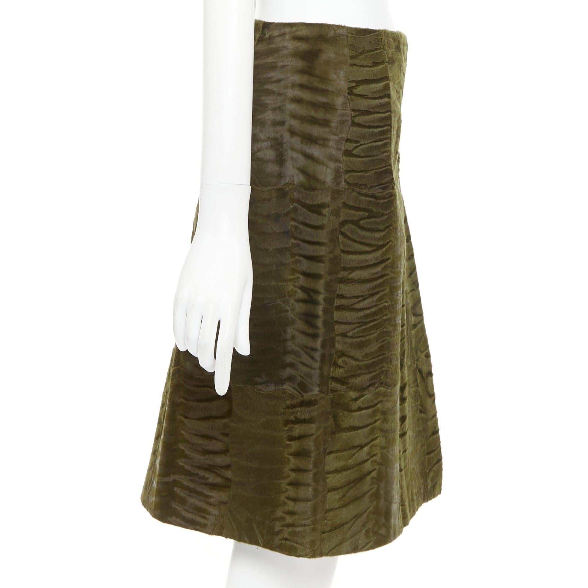 PRADA Vintage 2004 Runway moss green Persian lamb fur A-line knee skirt IT40 S en Excelente estado para la venta en Hong Kong, NT