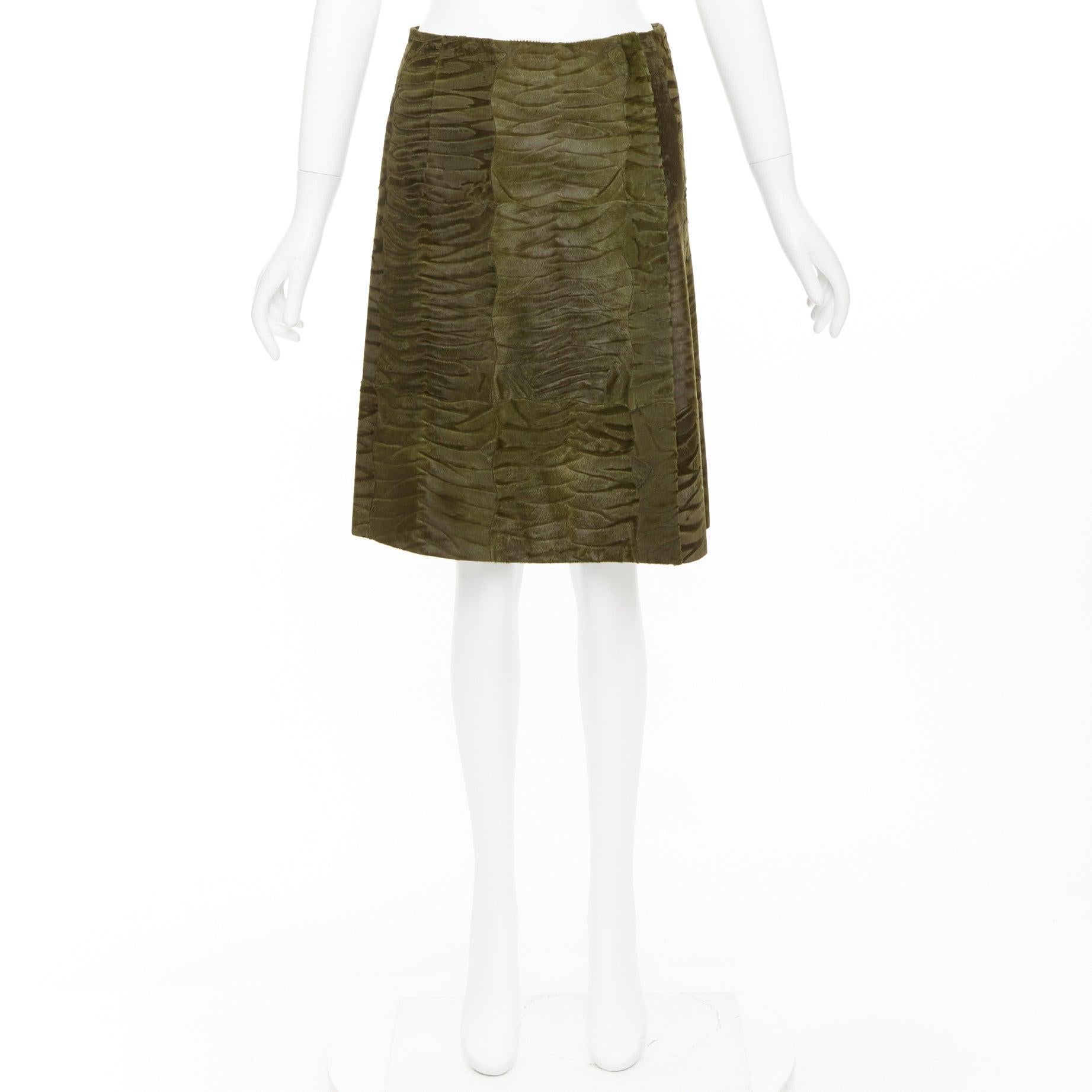PRADA Vintage 2004 Runway moss green Persian lamb fur A-line knee skirt IT40 S en venta 4