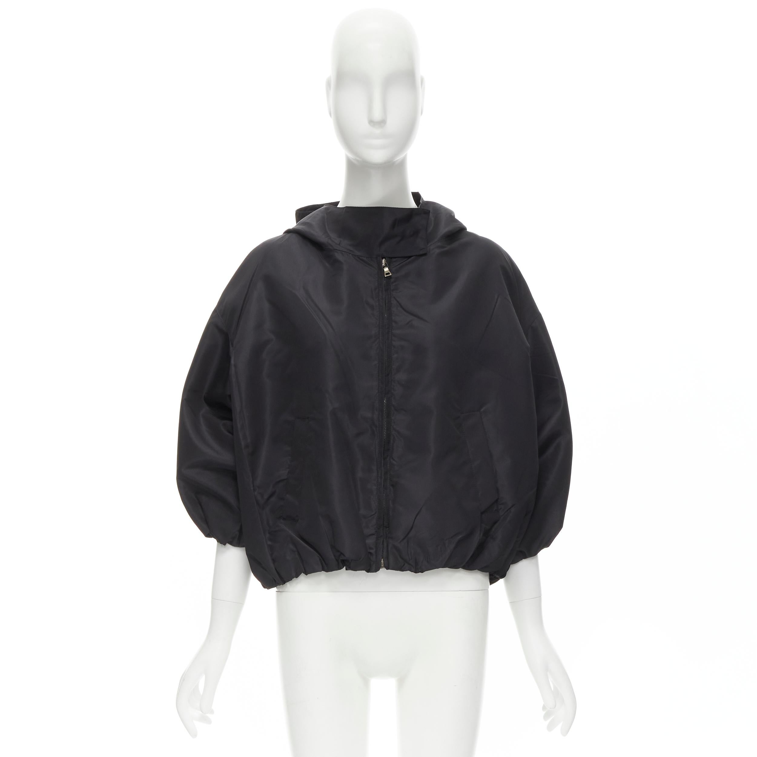 PRADA Vintage 2006 taffetas de soie noir, veste à capuche à coupe arrondie IT40 S en vente 4