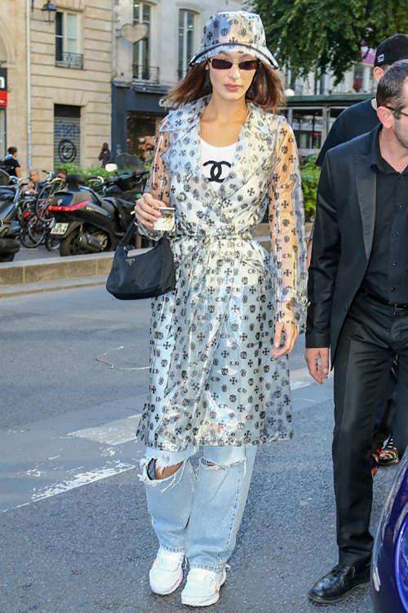 bella hadid prada bag