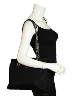 Prada Vintage Schwarz Nylon Tote Bag mit Leder geschnürt Kette