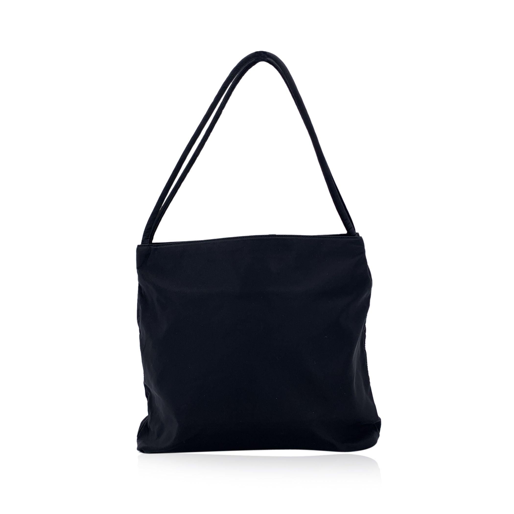 Prada Vintage BlackTessuto Nylon City Tote Handbag In Good Condition For Sale In Rome, Rome