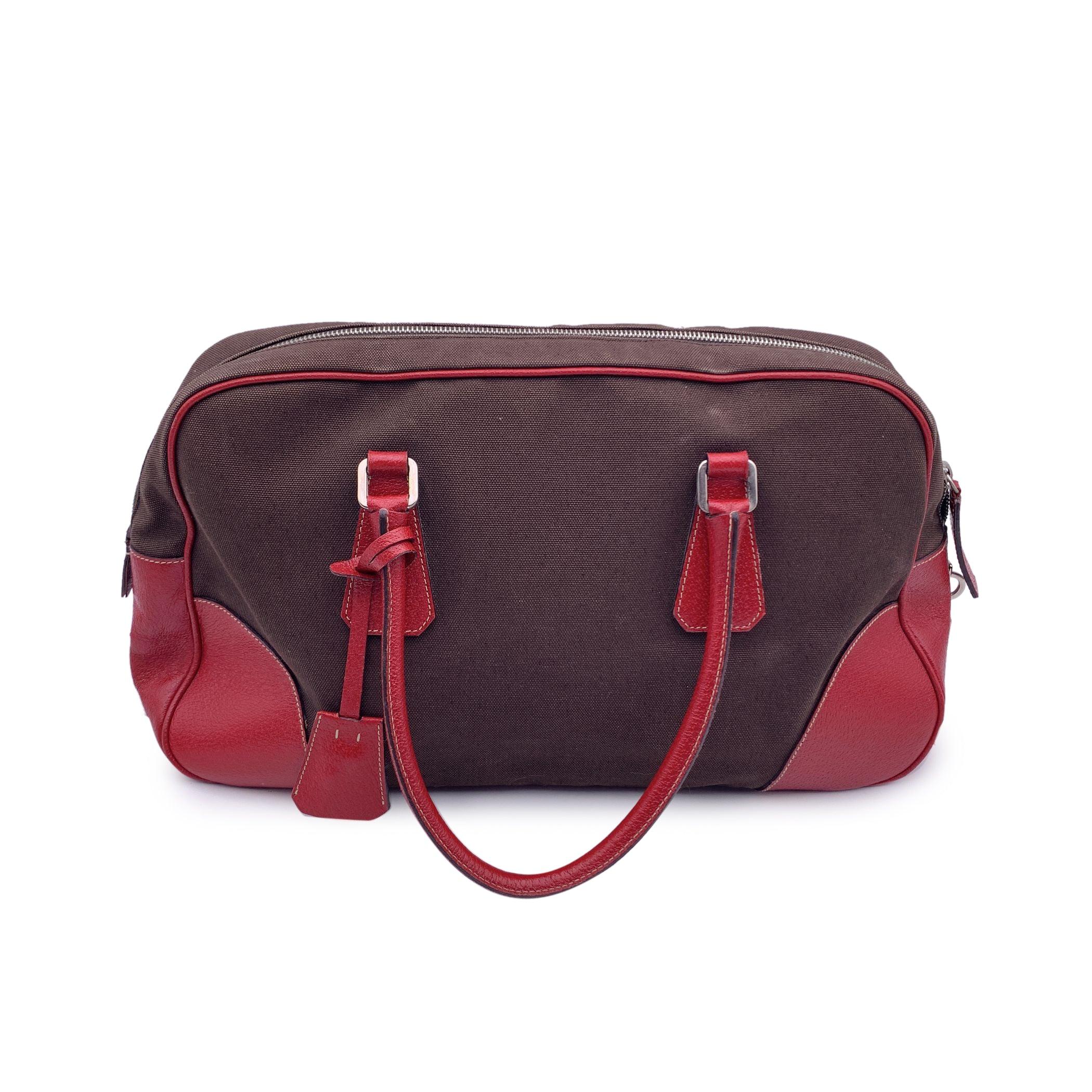 Black Prada Vintage Brown and Red Leather Bowling Bag Satchel B10804 For Sale