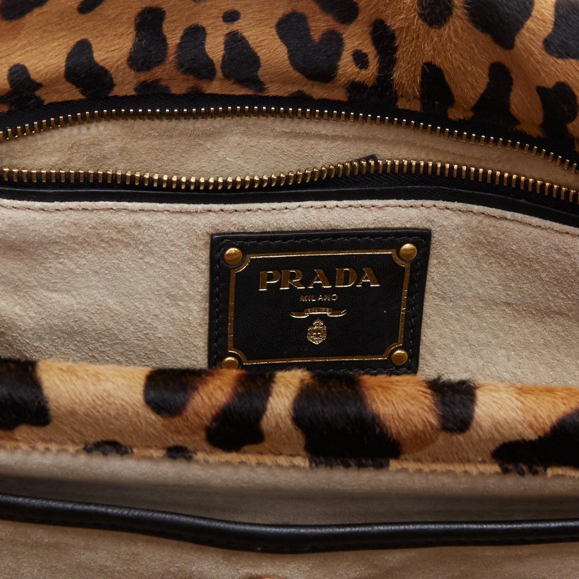 Bolso tote PRADA Vintage Cavallino marrón negro leopardo pelo de becerro marco dorado en venta 5