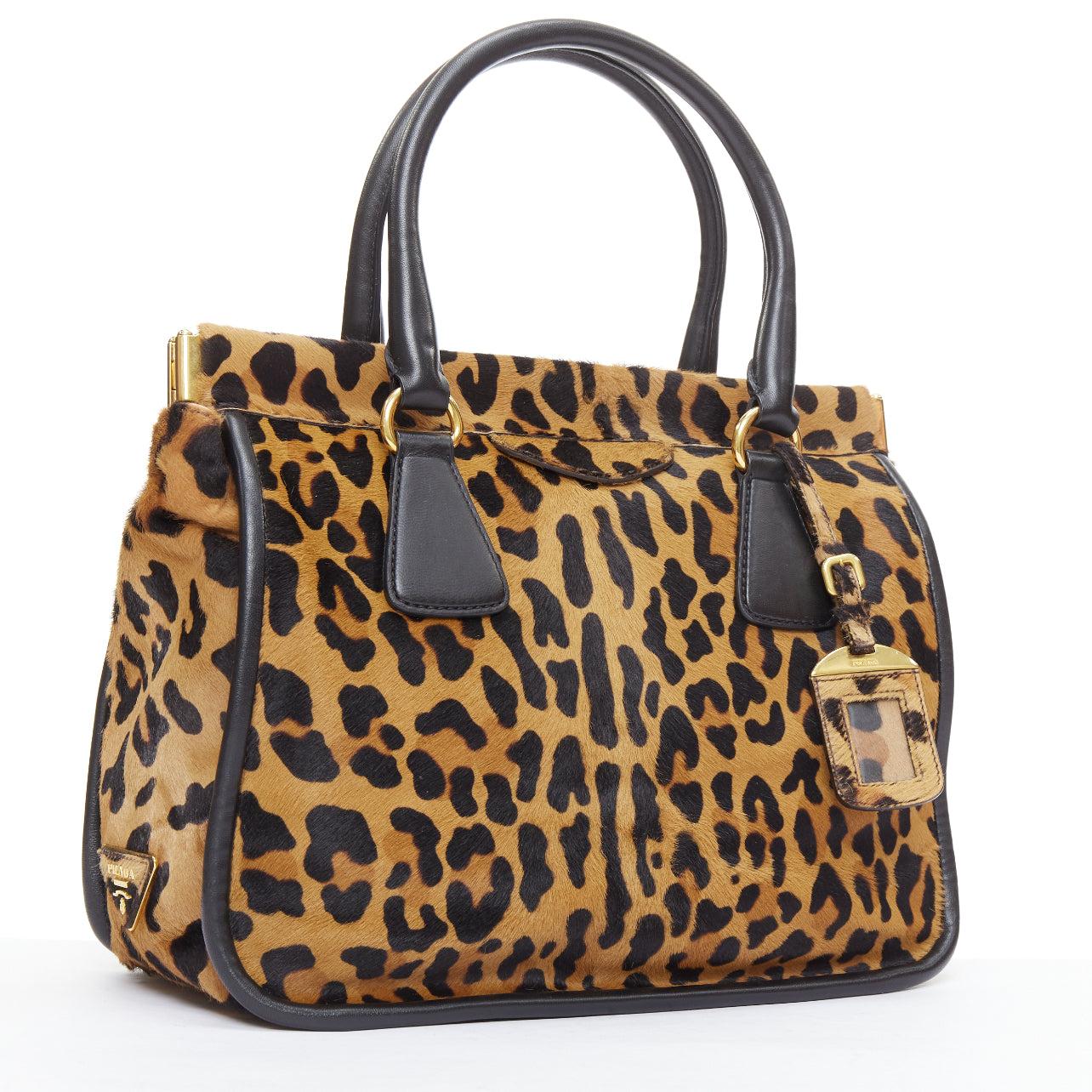 Bolso tote PRADA Vintage Cavallino marrón negro leopardo pelo de becerro marco dorado Negro en venta