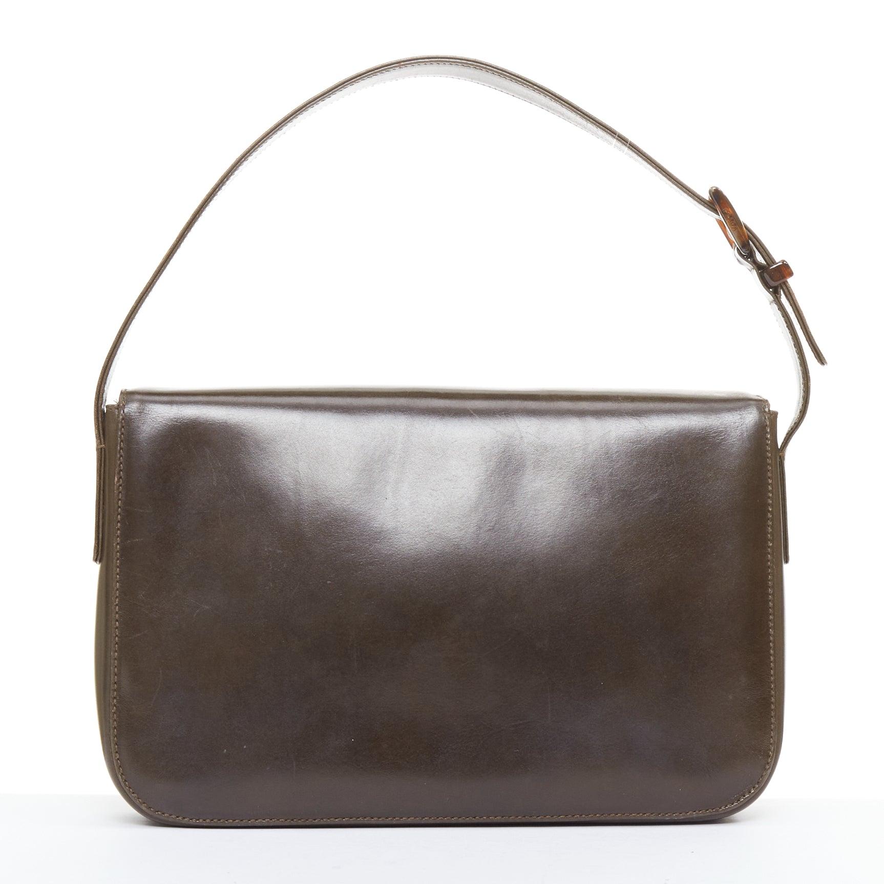 PRADA Vintage sac à rabat en cuir marron foncé avec logo en acrylique Pour femmes en vente