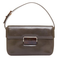 PRADA Vintage sac à rabat en cuir marron foncé avec logo en acrylique
